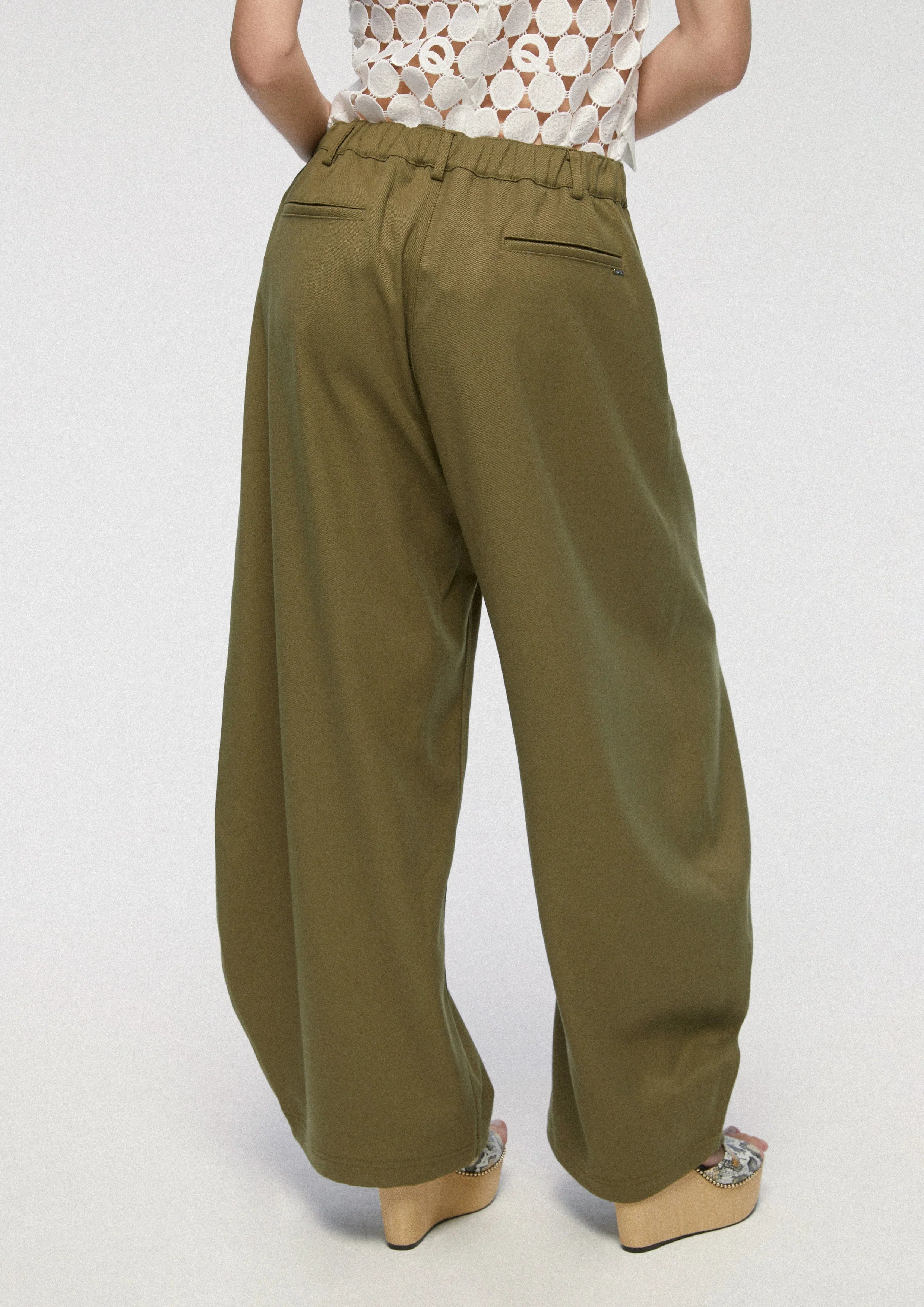 กางเกง ทรงขากว้าง ดีเทลเข้ารูป