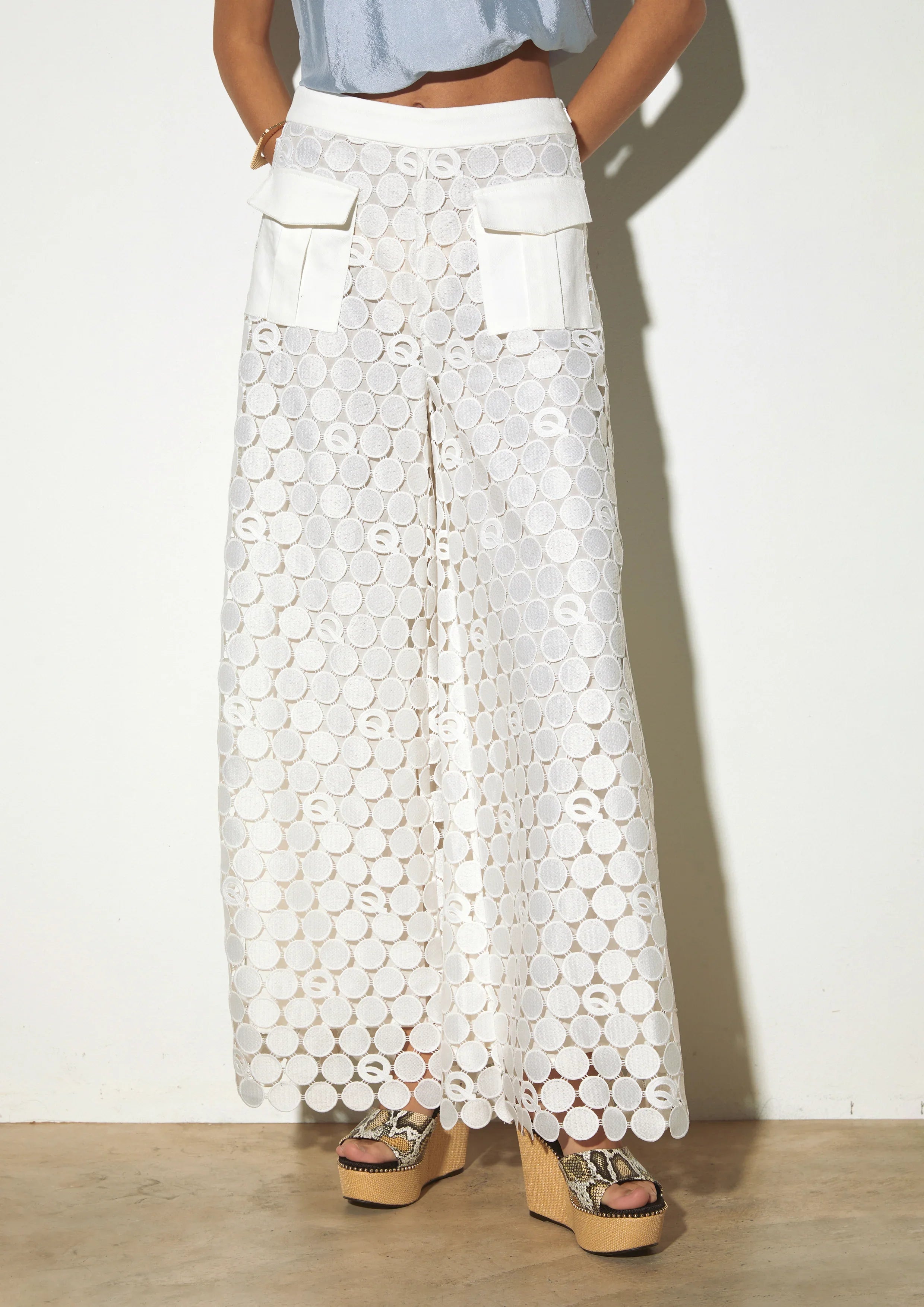 กางเกงขายาว ทรงขากว้าง ผ้าปักลายวงกลม