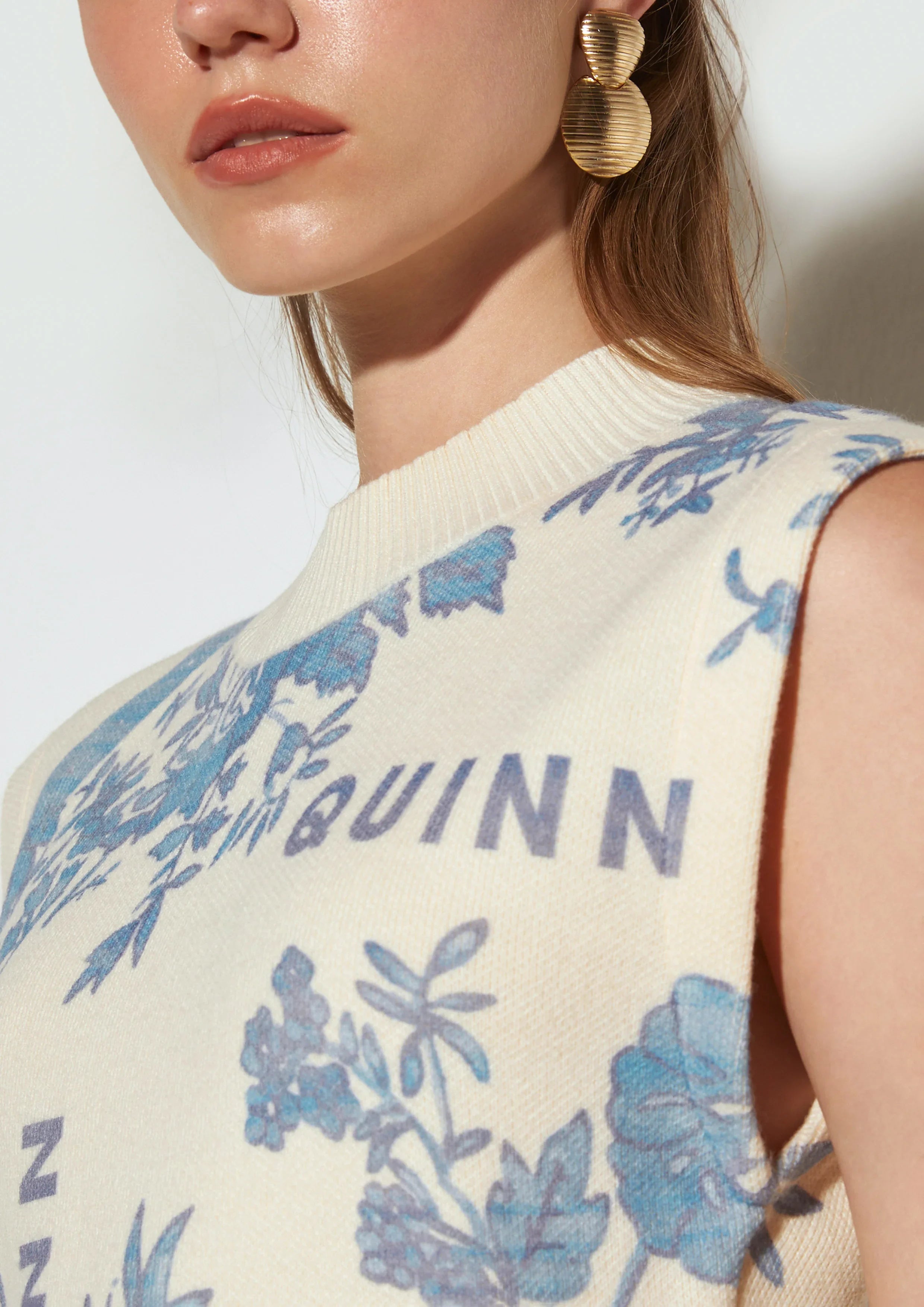 เดรสสั้น ทรงเข้ารูป ลายดอกไม้