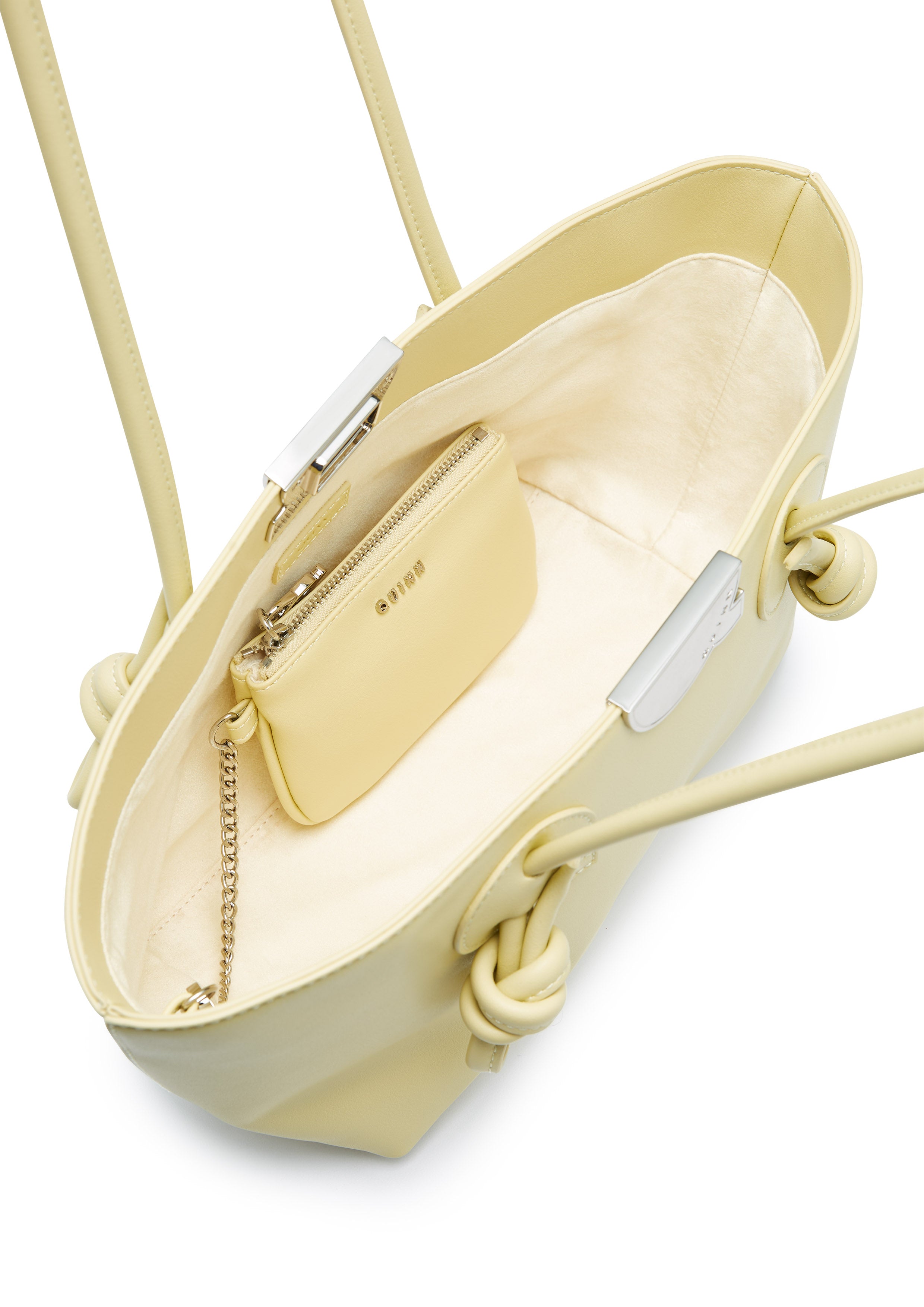 กระเป๋าสะพายไหล่ Sazzie Q