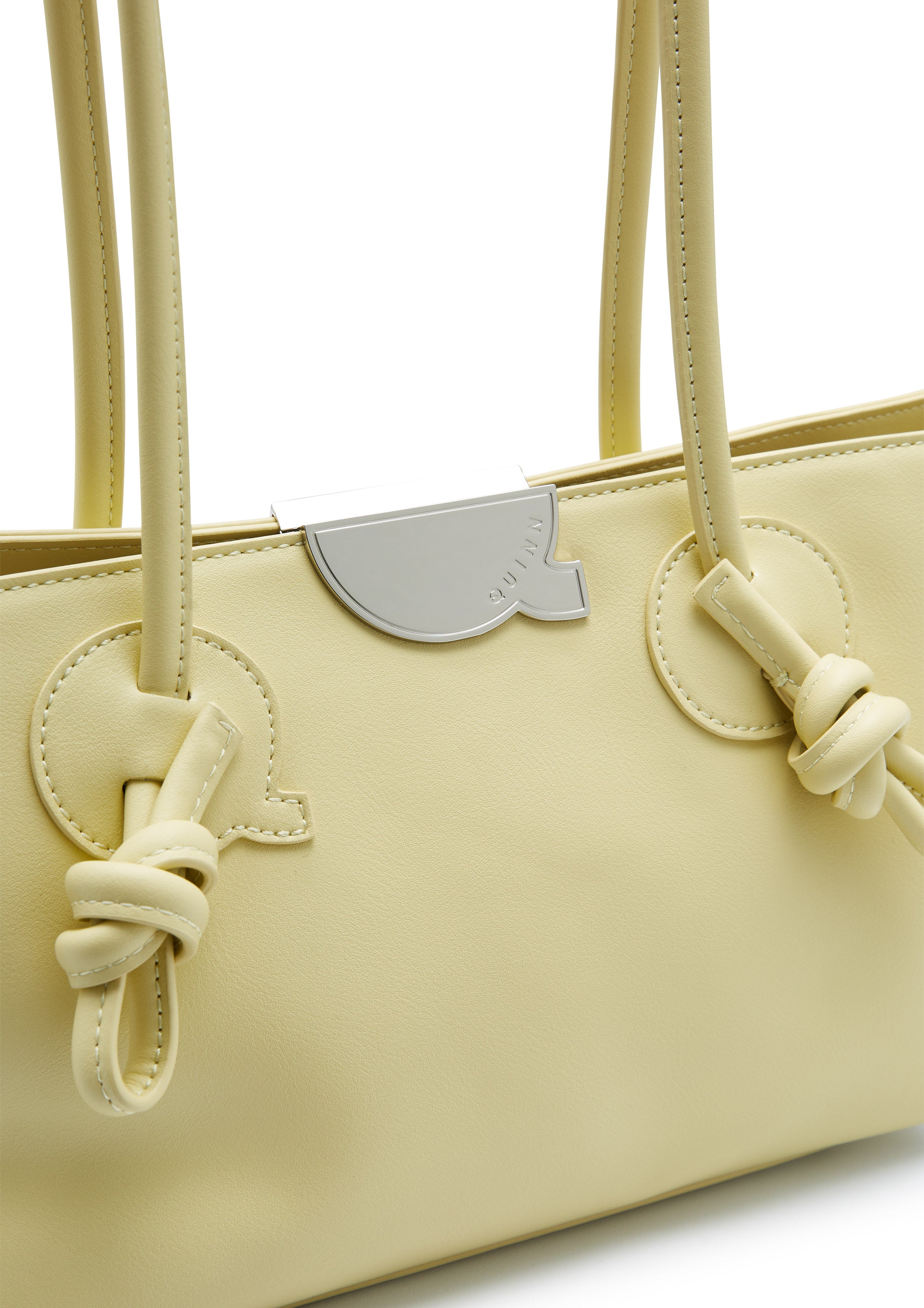 กระเป๋าสะพายไหล่ Sazzie Q