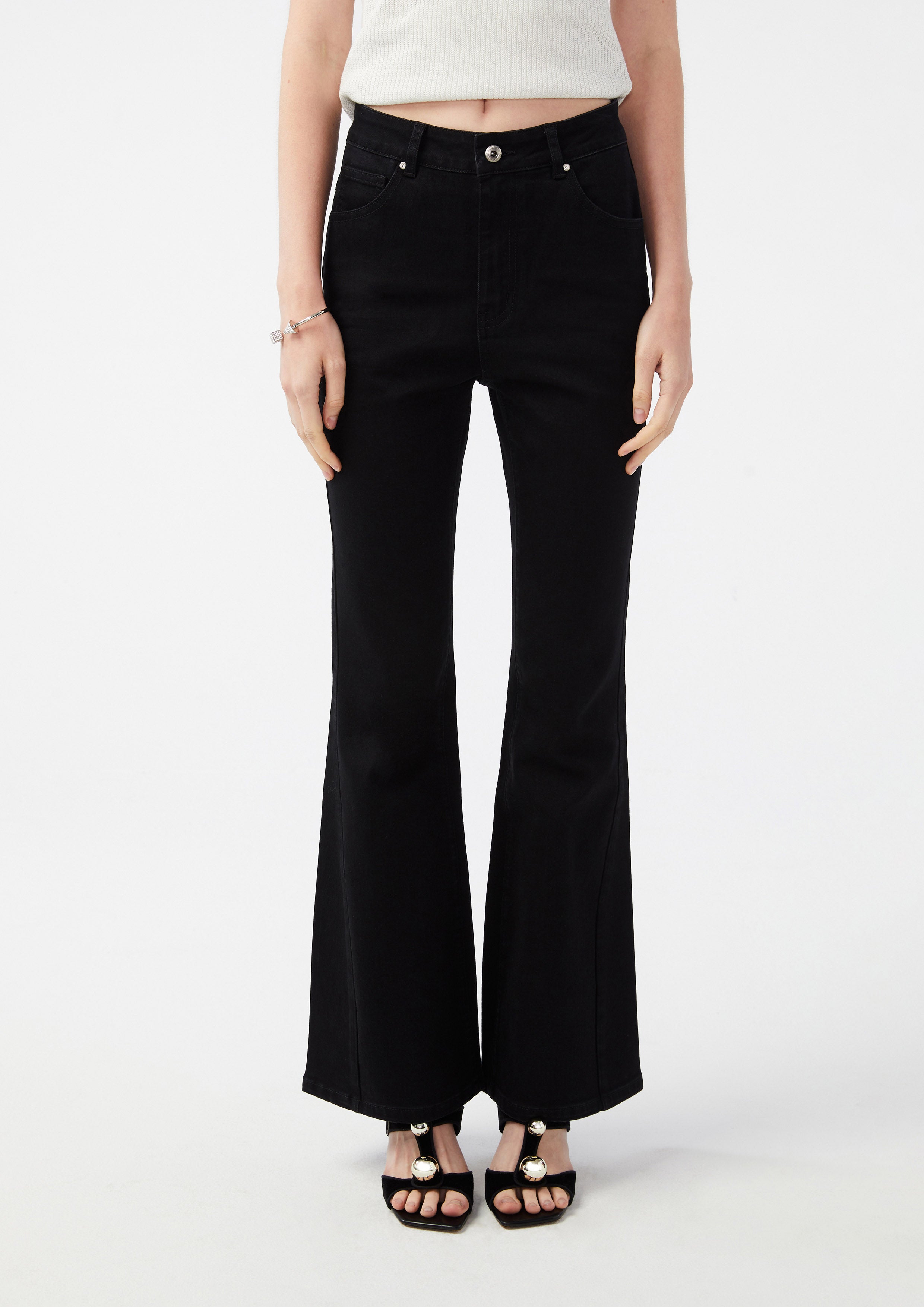 กางเกงเดนิมขาระบาย