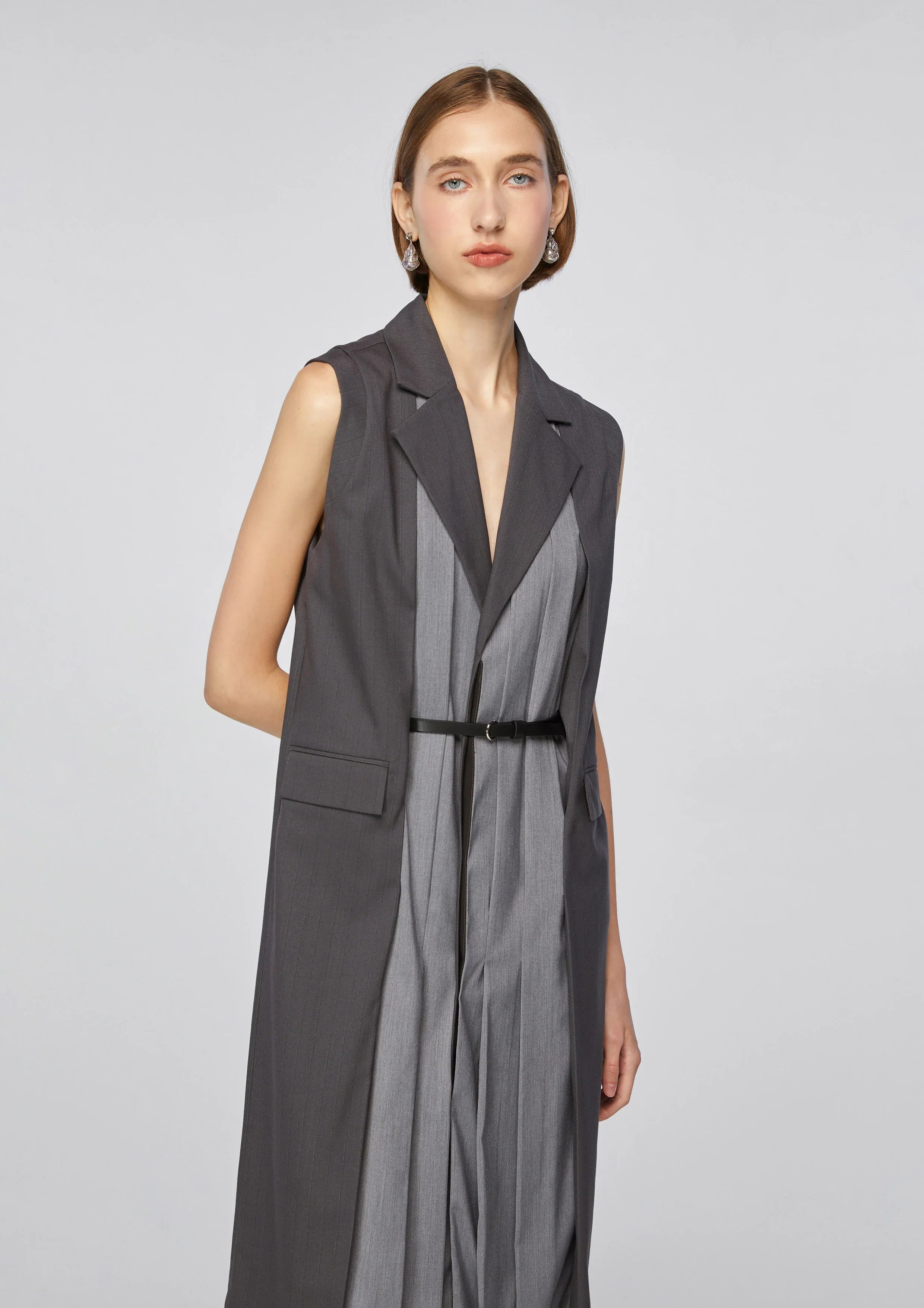 เดรสสูทคลุมเข่า