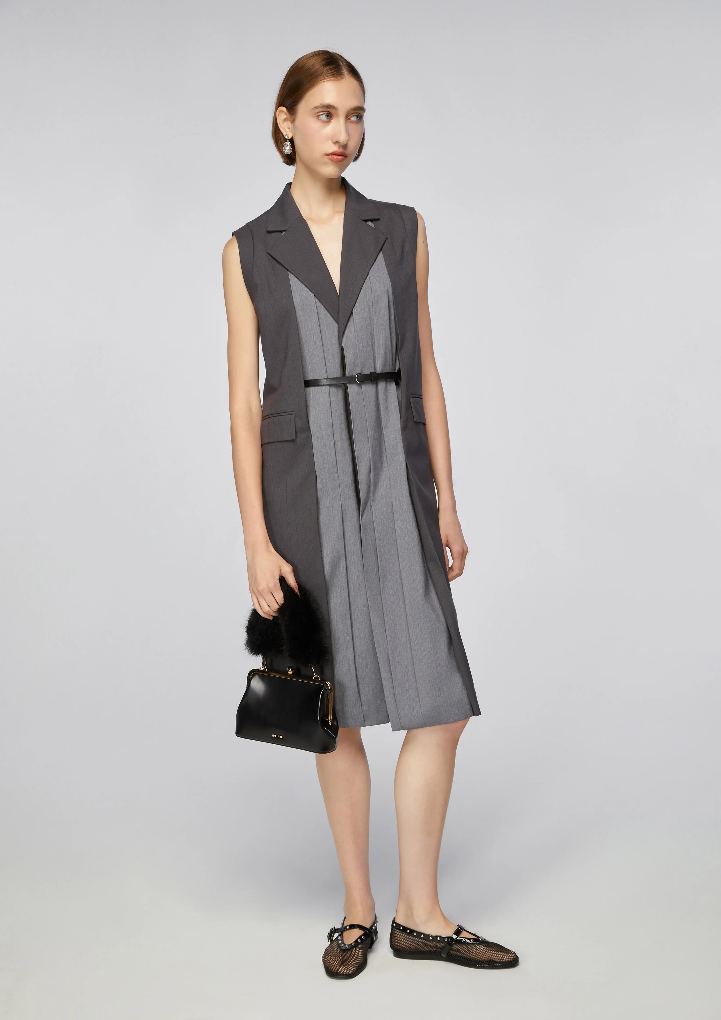 เดรสสูทคลุมเข่า