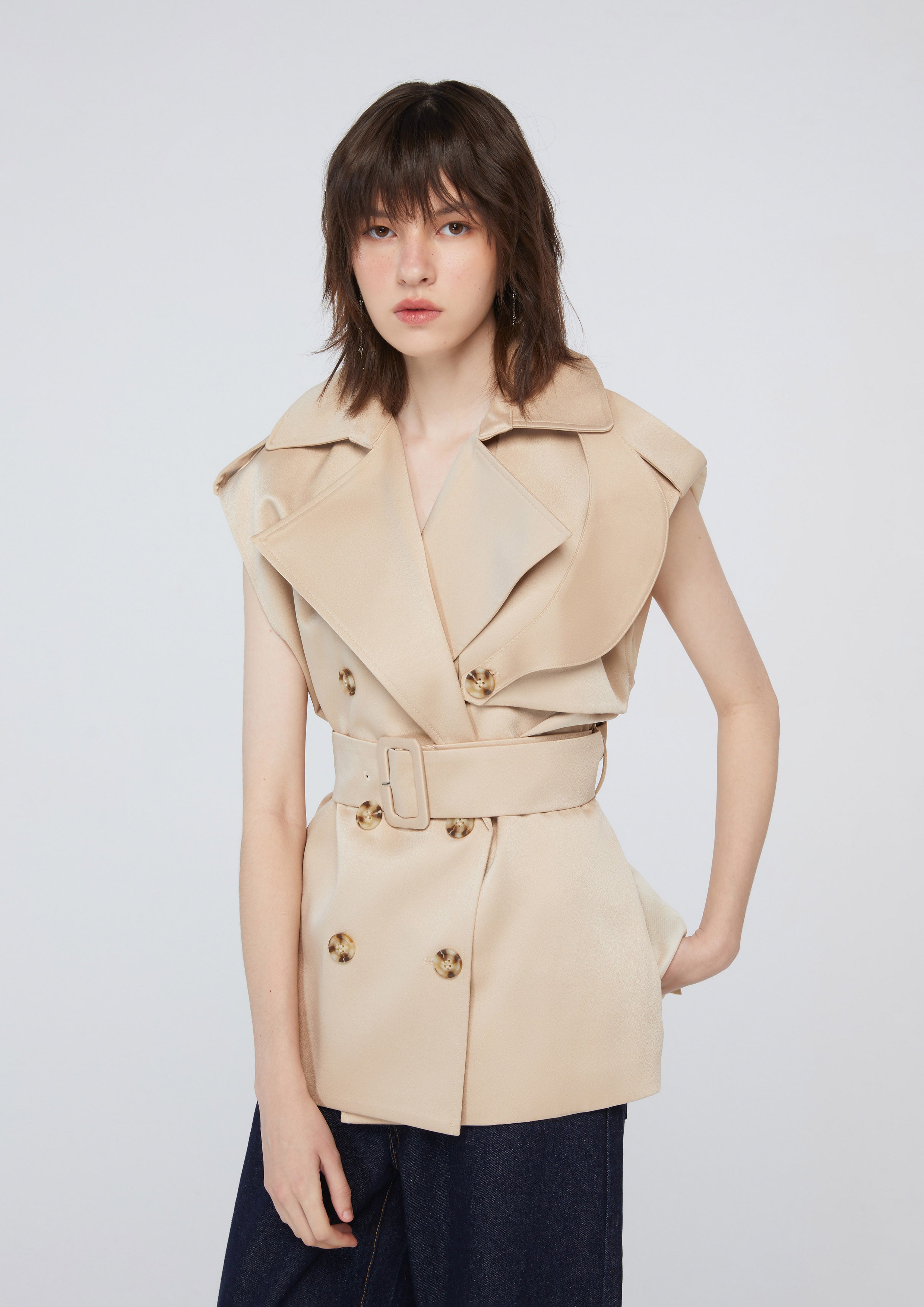 เสื้อกั๊กกระดุมรางคู่