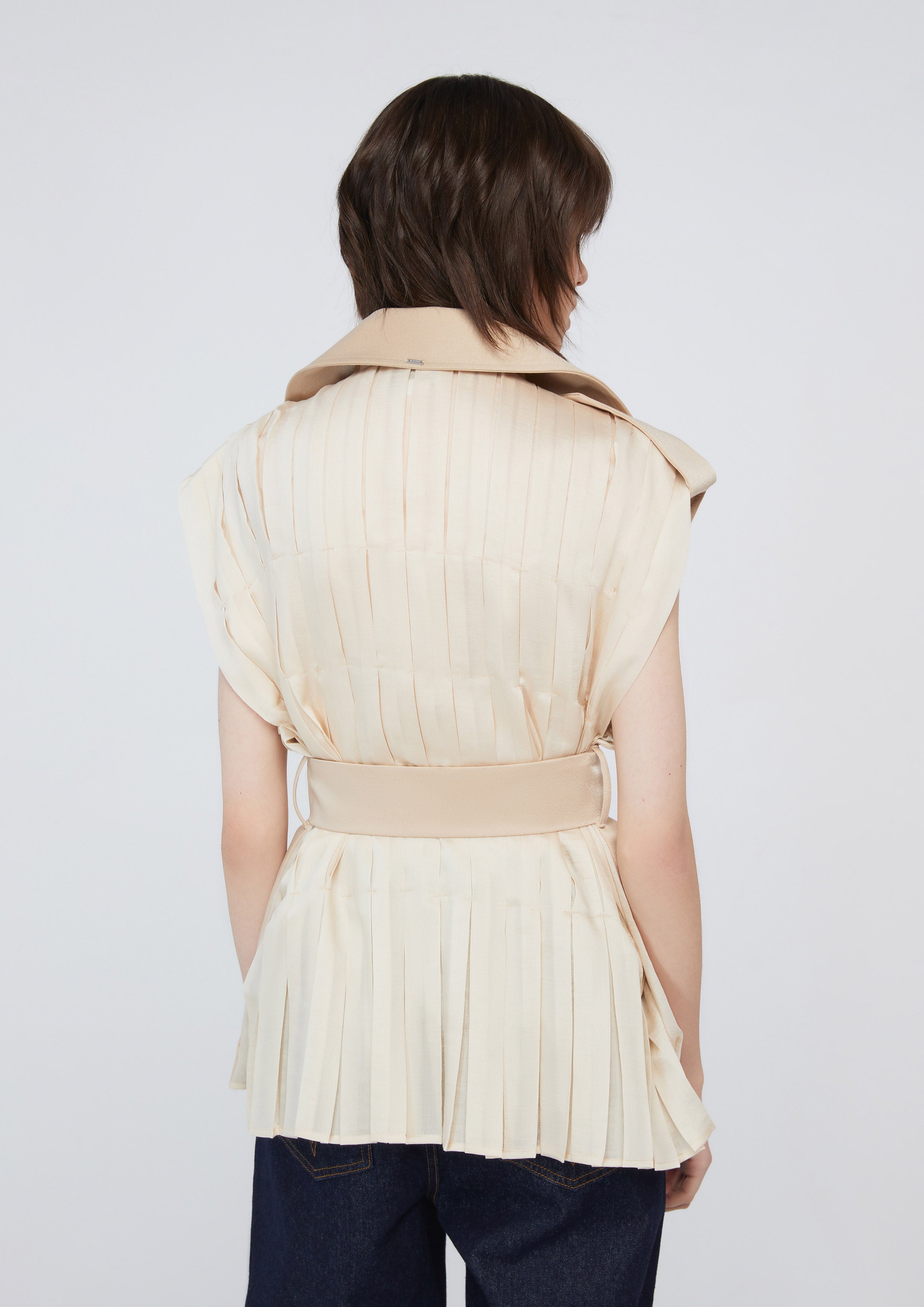 เสื้อกั๊กกระดุมรางคู่