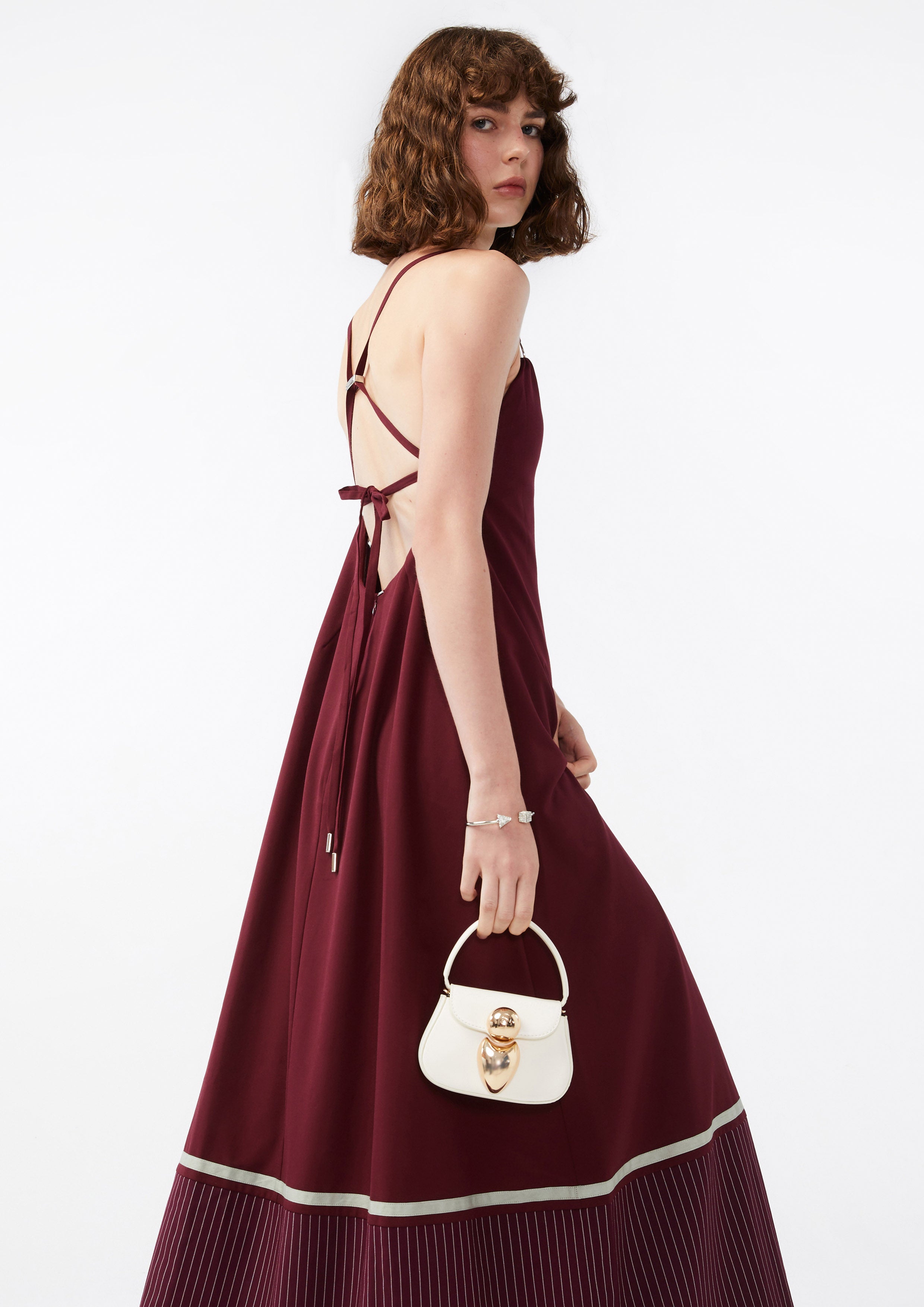 เดรสยาวแม็กซีกระโปรงระบาย