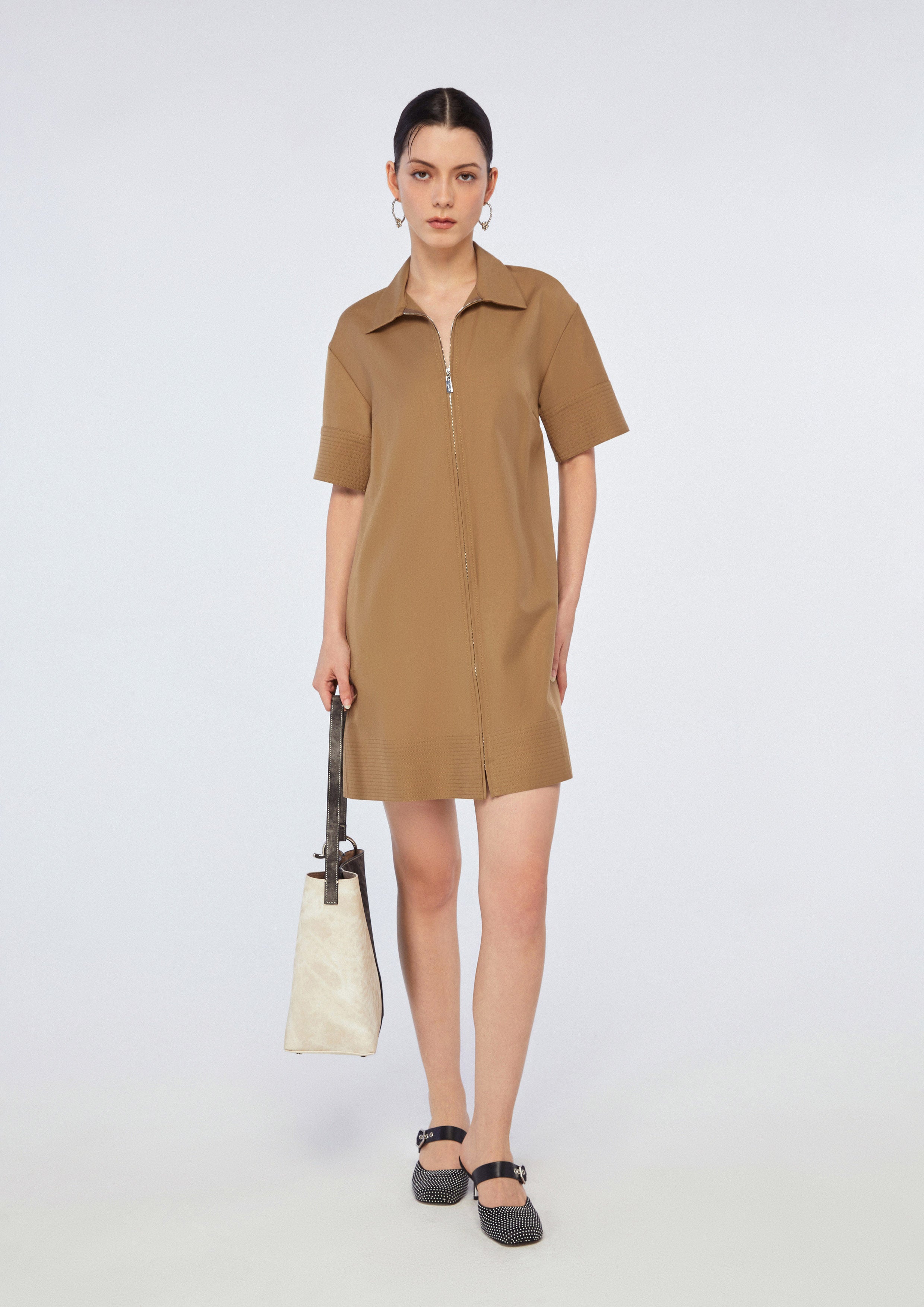 เดรสสั้นแต่งซิป