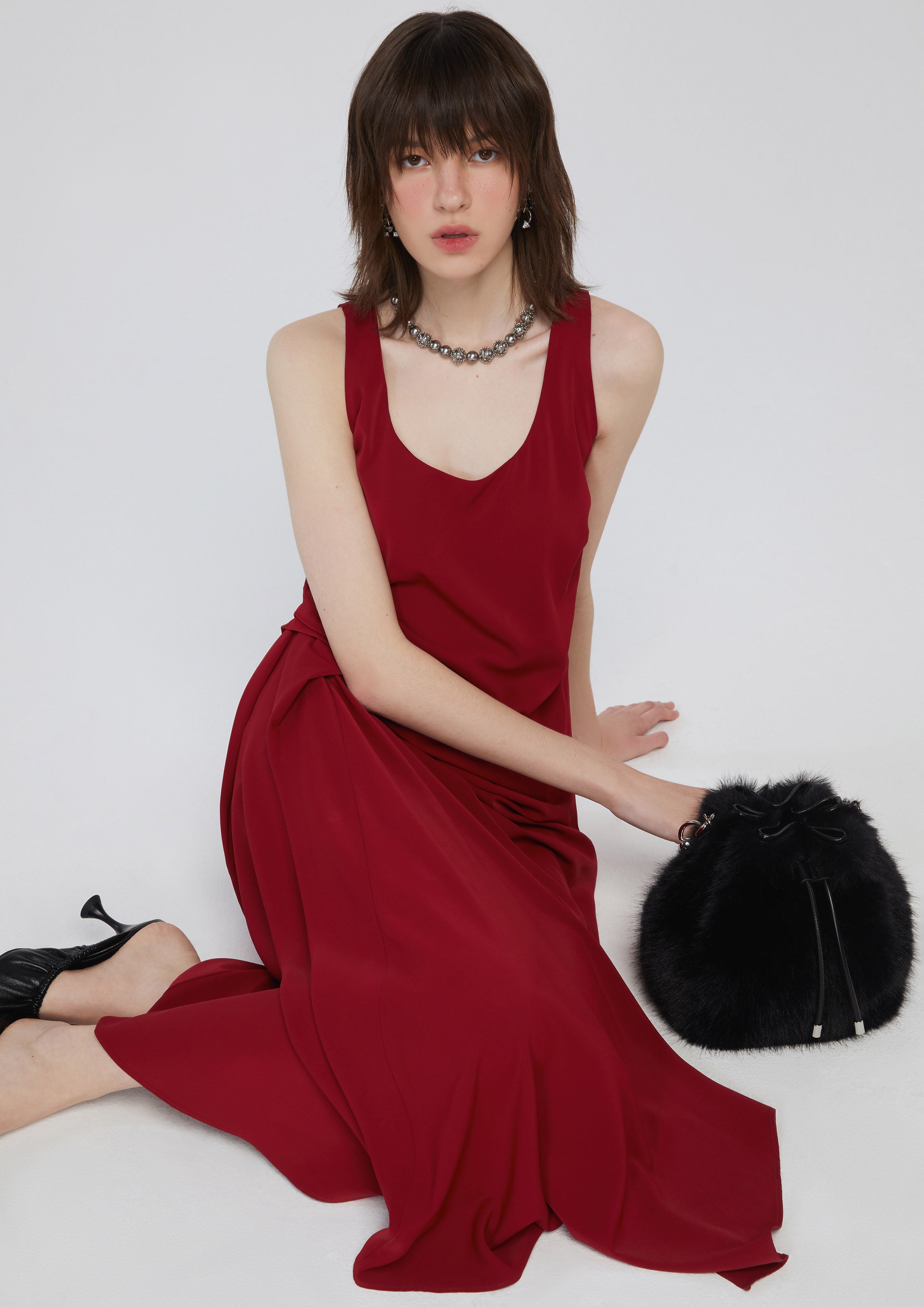 เดรสคลุมเข่าจับย่นด้านข้าง