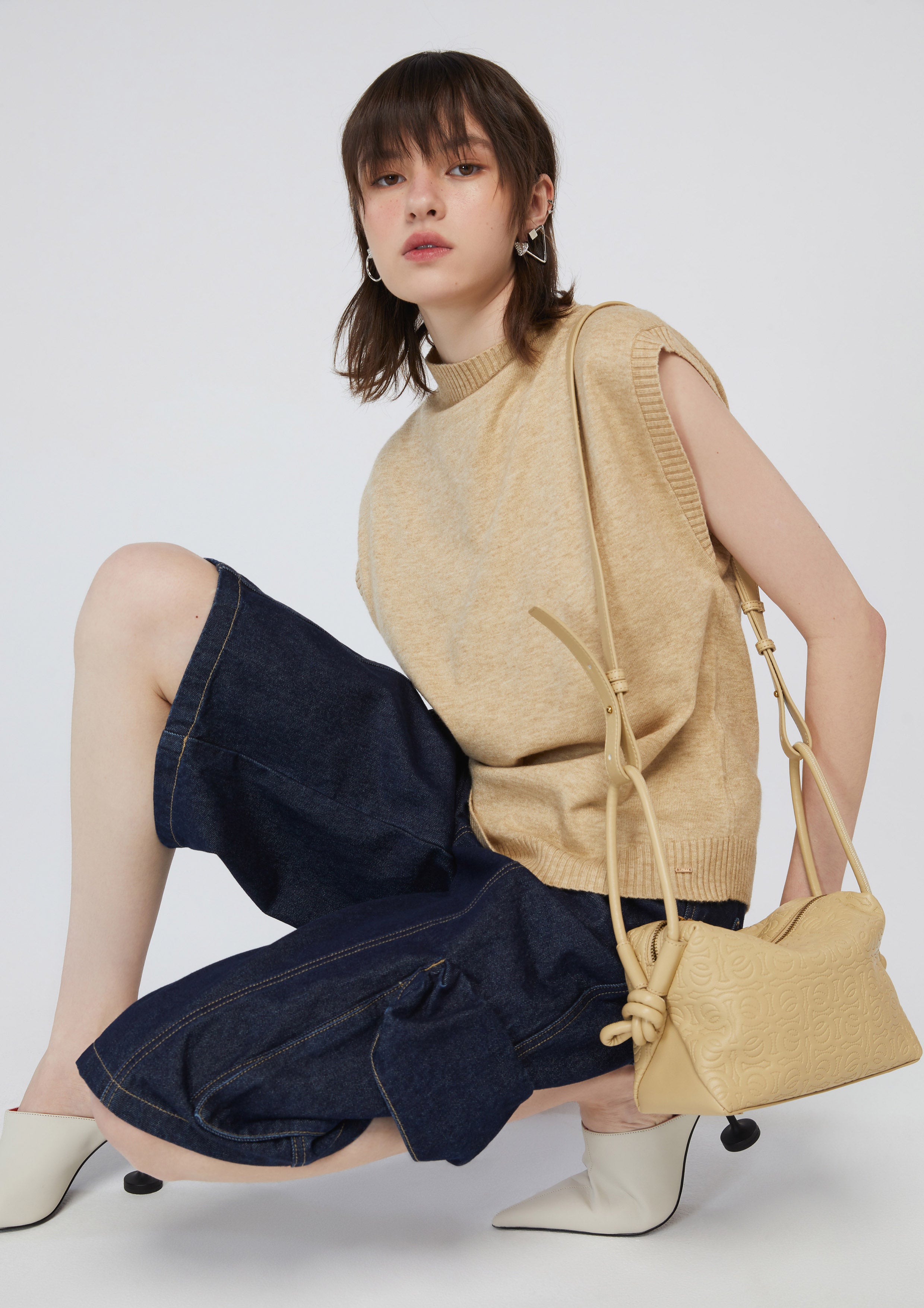 เสื้อนิตแขนกุุด