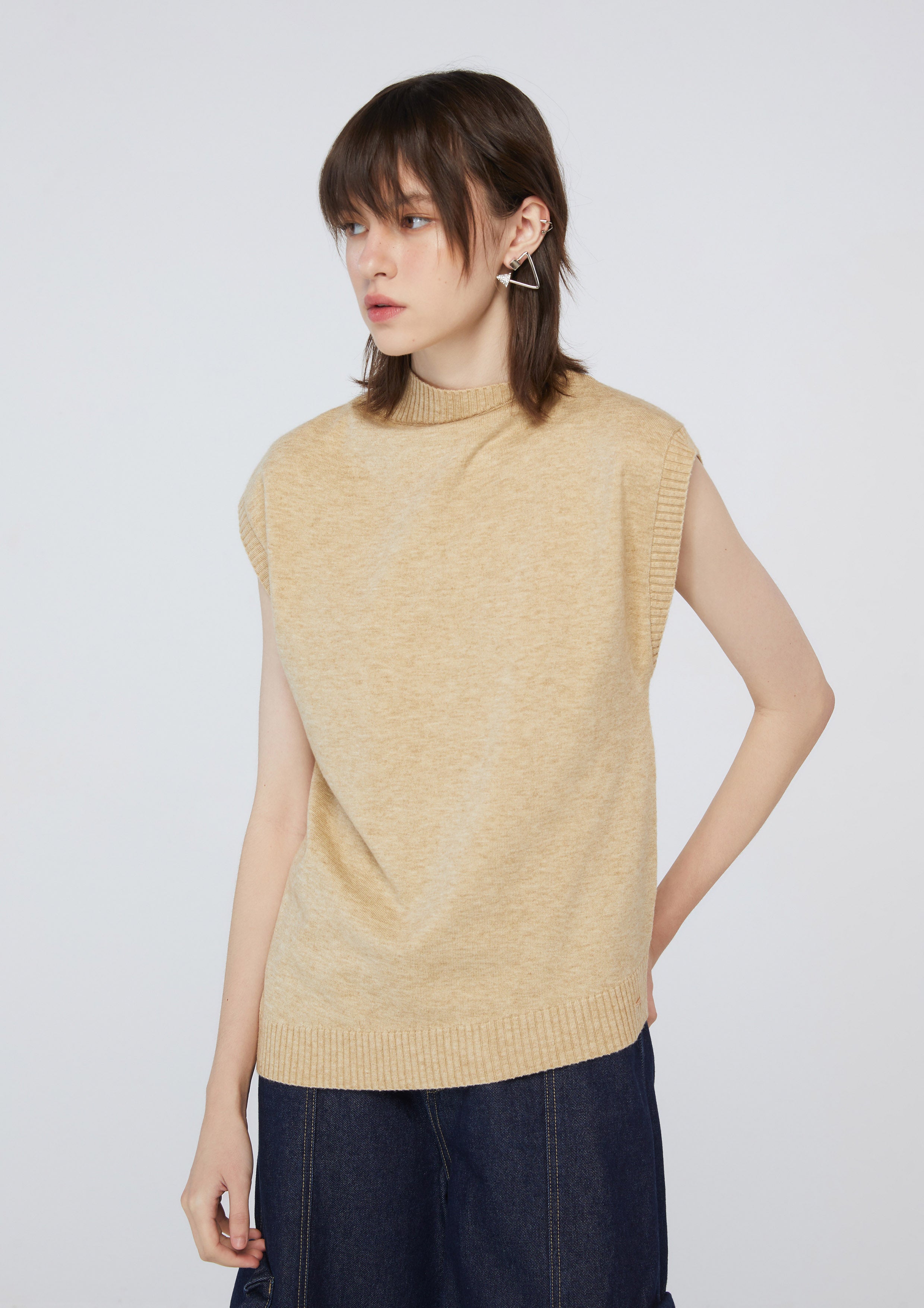 เสื้อนิตแขนกุุด