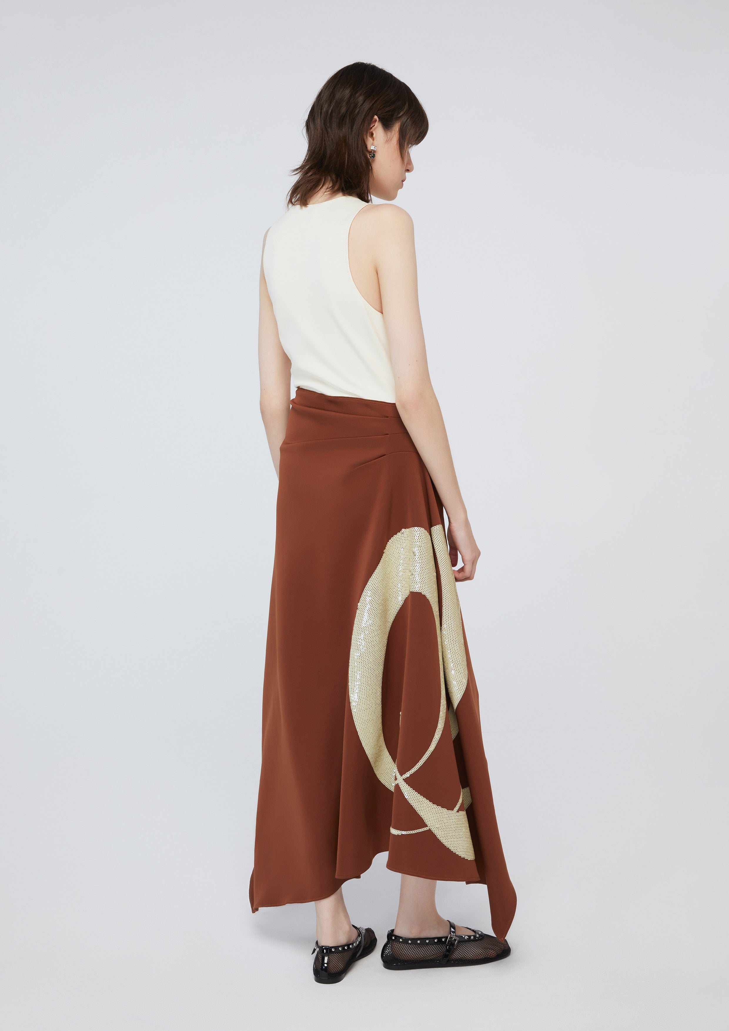 กระโปรงซาตินอสมมาตรแต่งเลื่อม