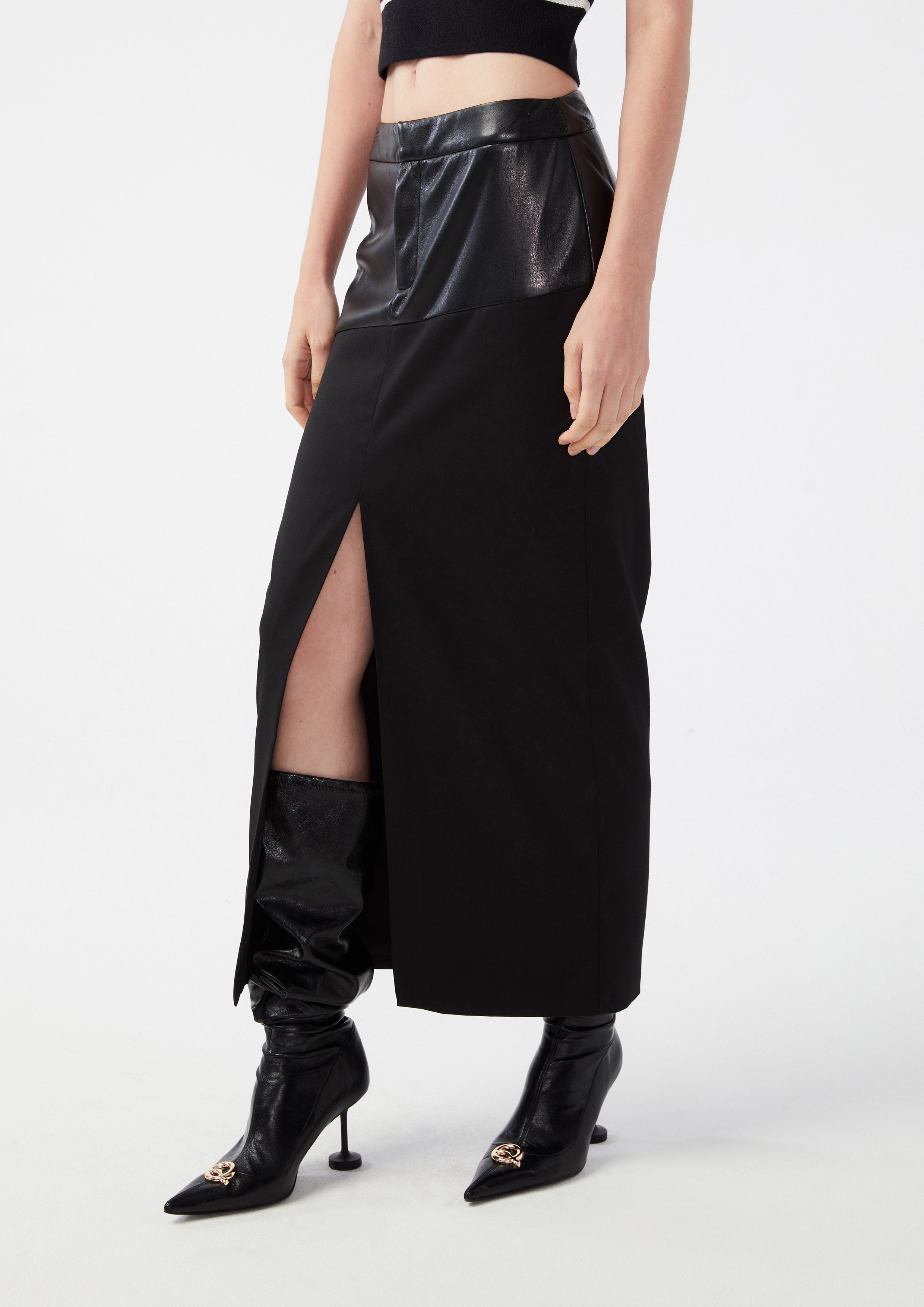 กระโปรงคลุมเข่าแต่งพาแนลผ้าหนัง