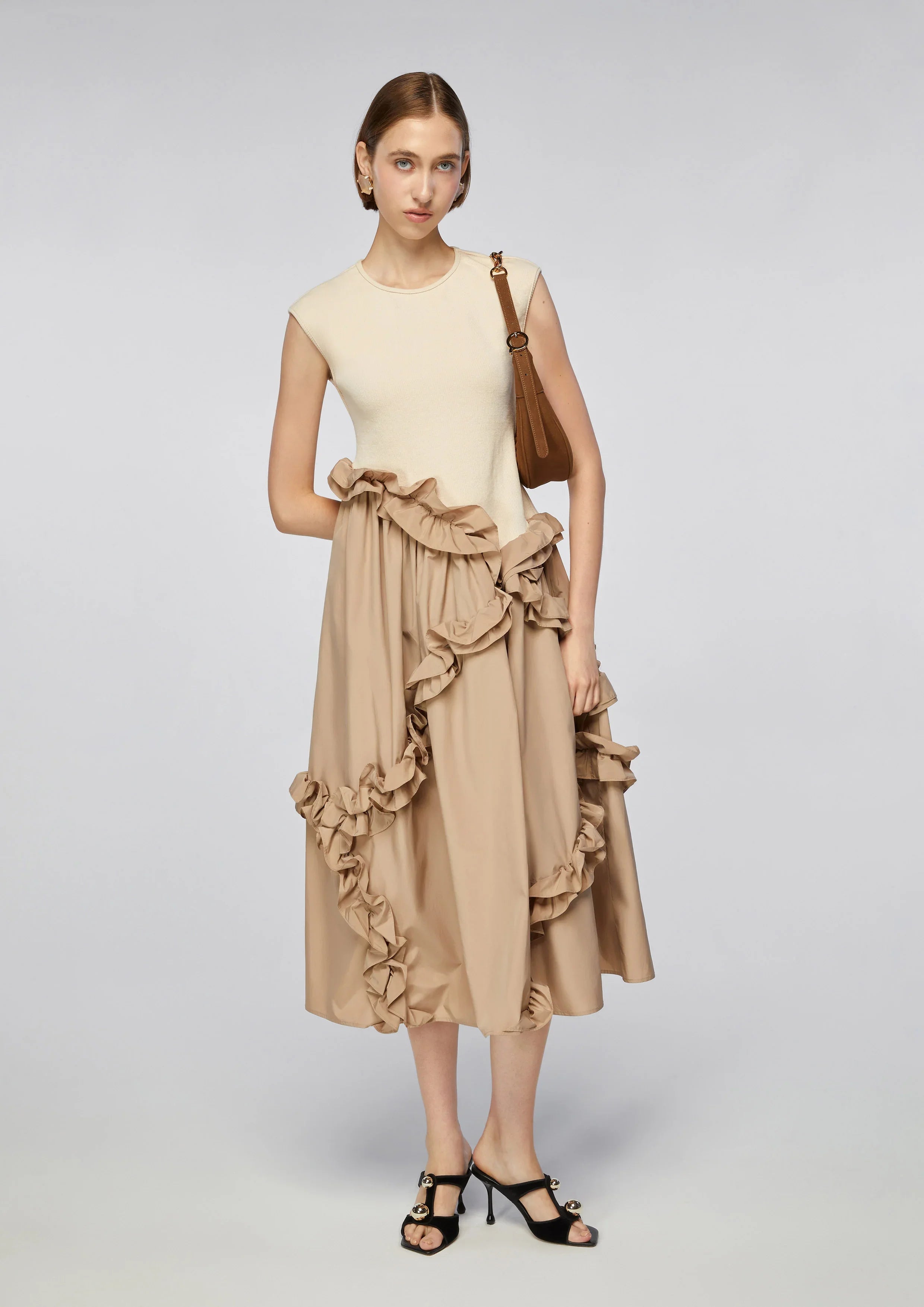 เดรสแขนกุดกระโปรงแต่งผ้าระบาย