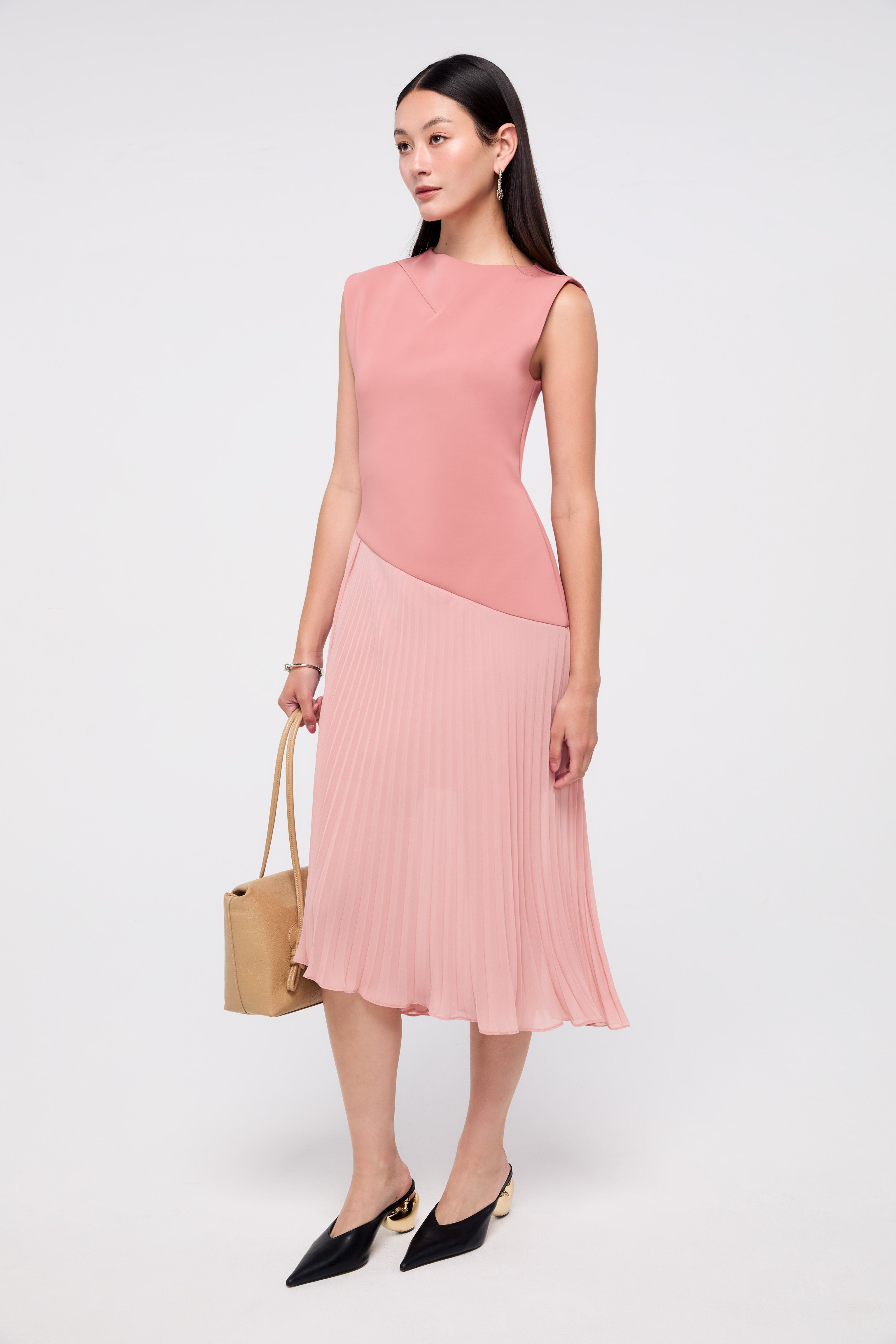 เดรสคลุมเข่ากระโปรงพลีท