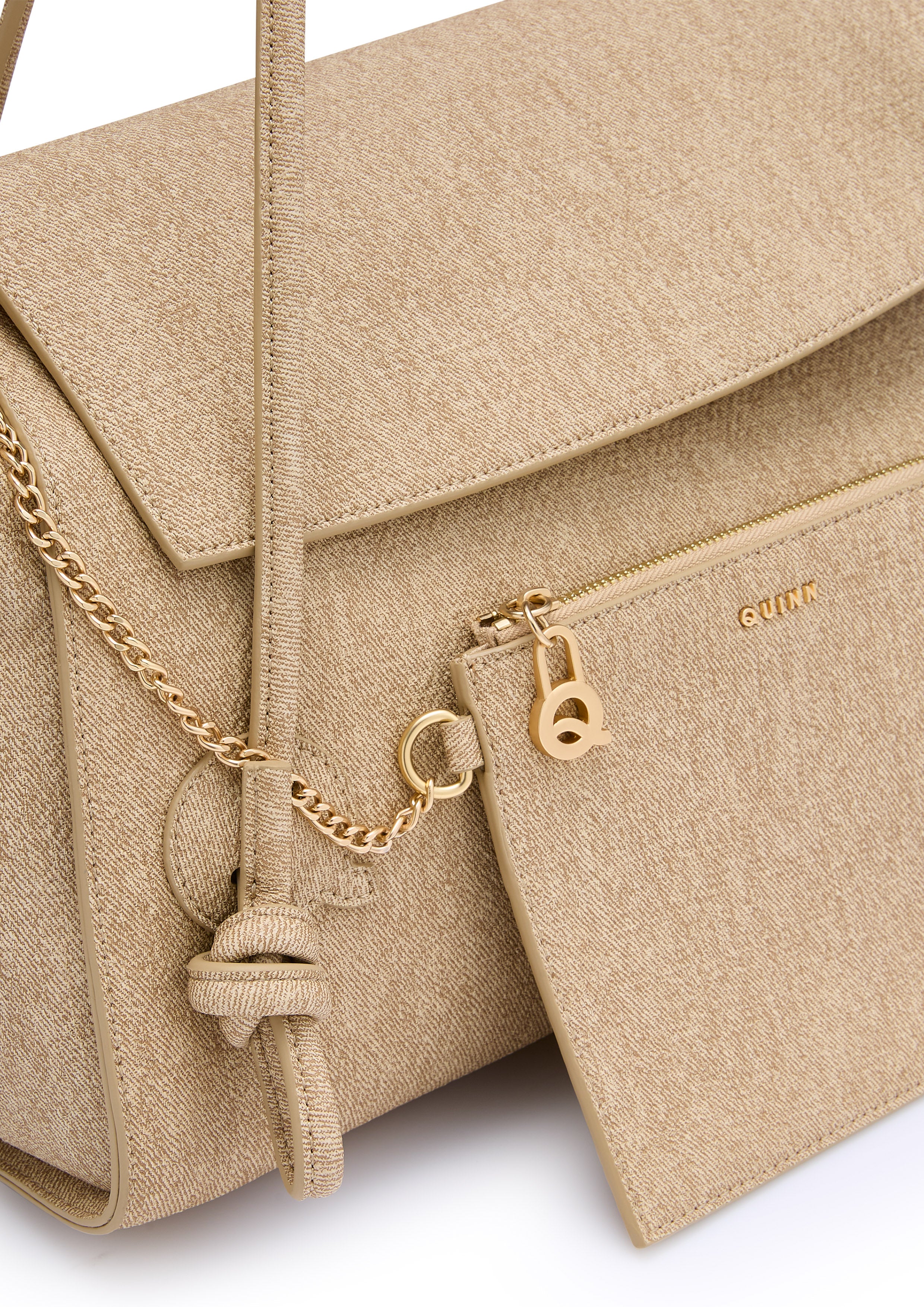 กระเป๋าสะพายไหล่ Q Wrappie