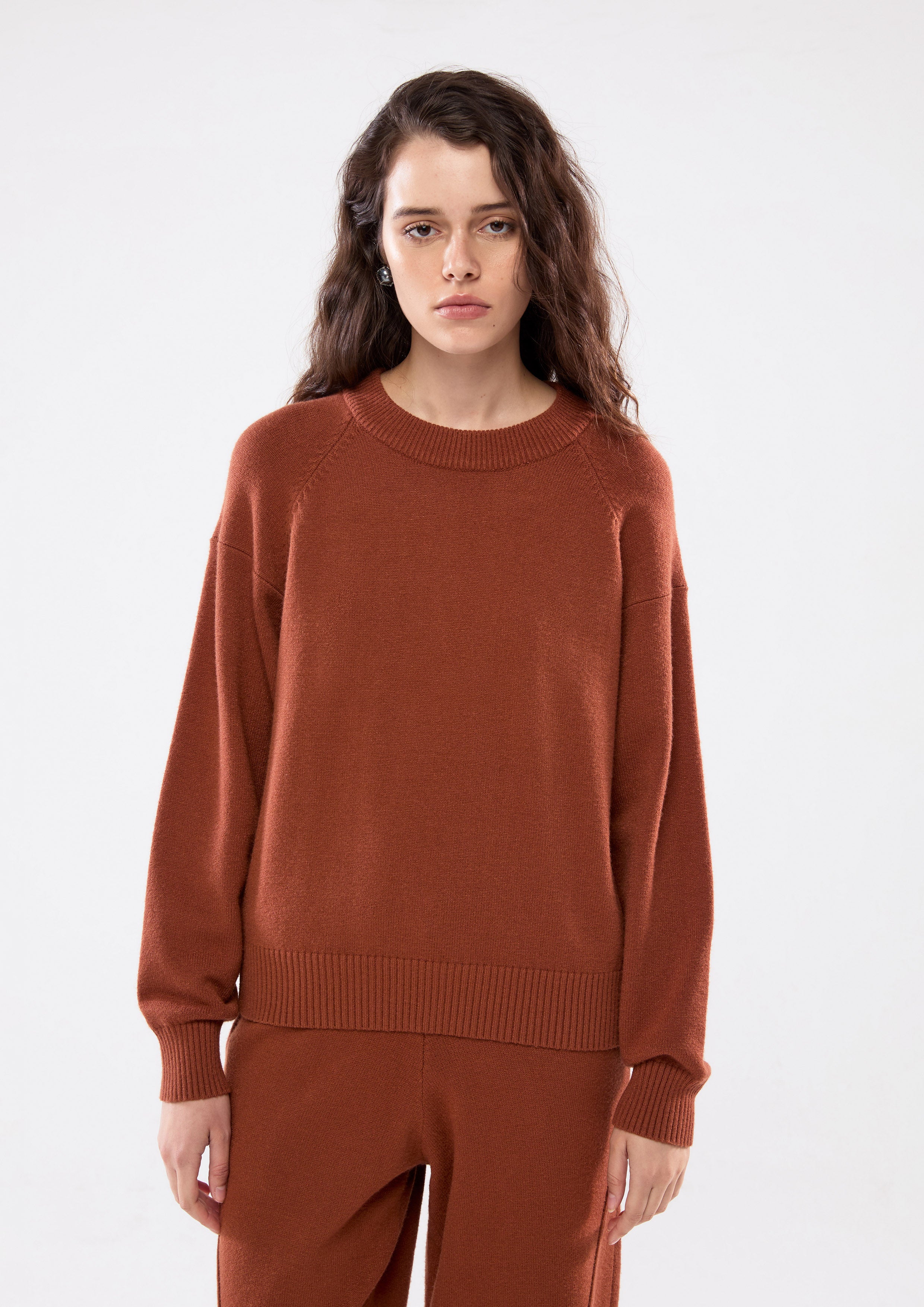 เสื้อพูลโอเวอร์ผ้านิตแขนยาว