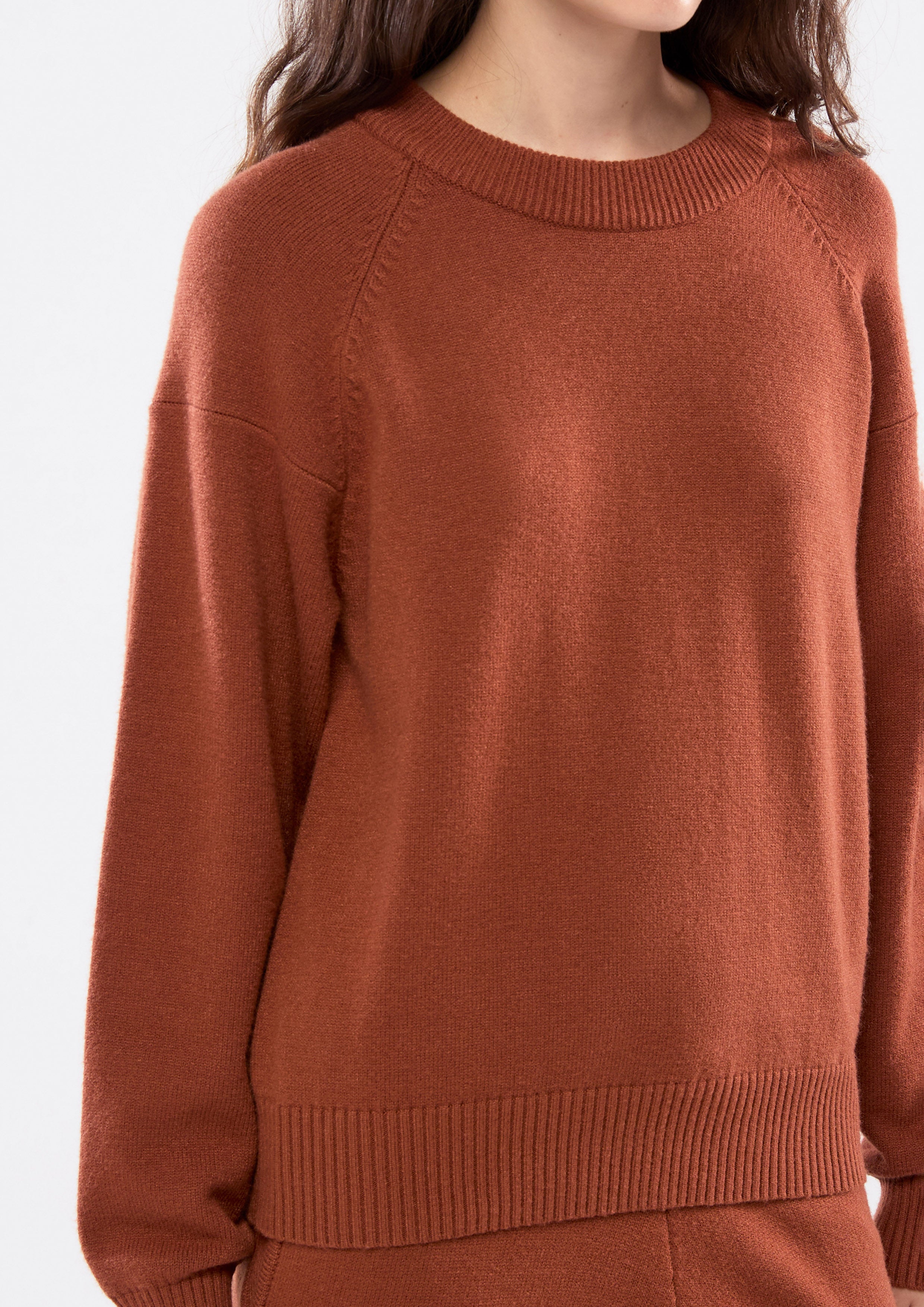 เสื้อพูลโอเวอร์ผ้านิตแขนยาว