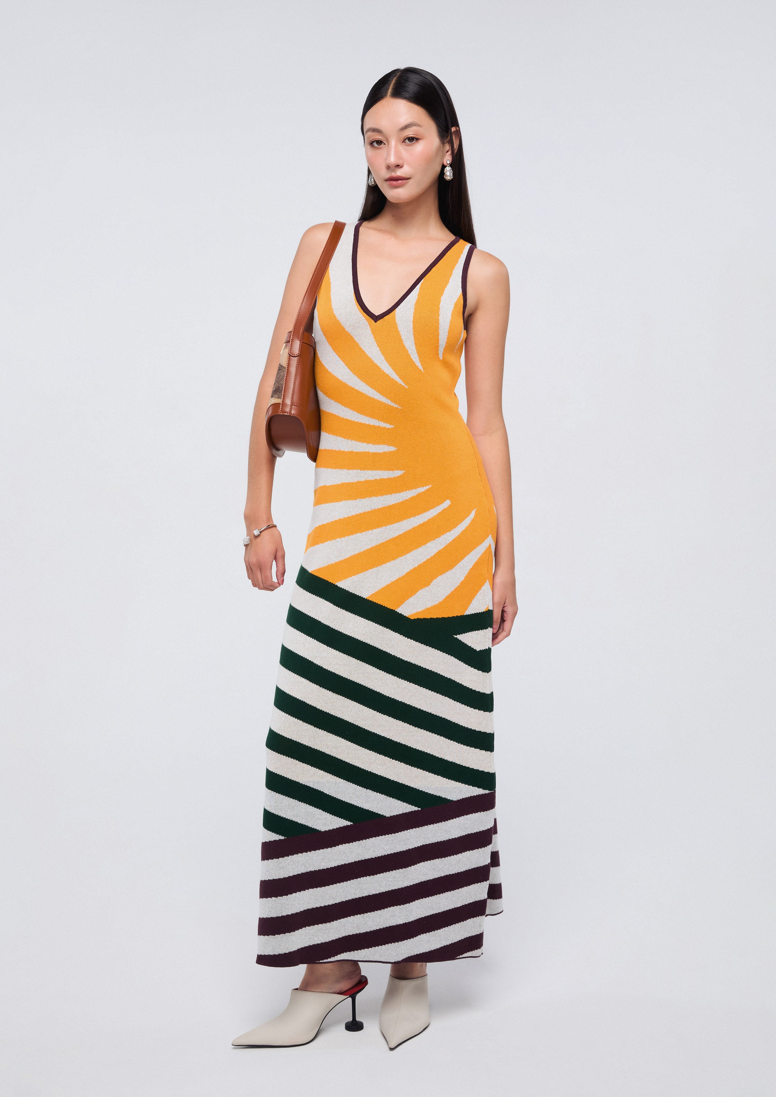 เดรสผ้านิตแขนกุดลายทาง