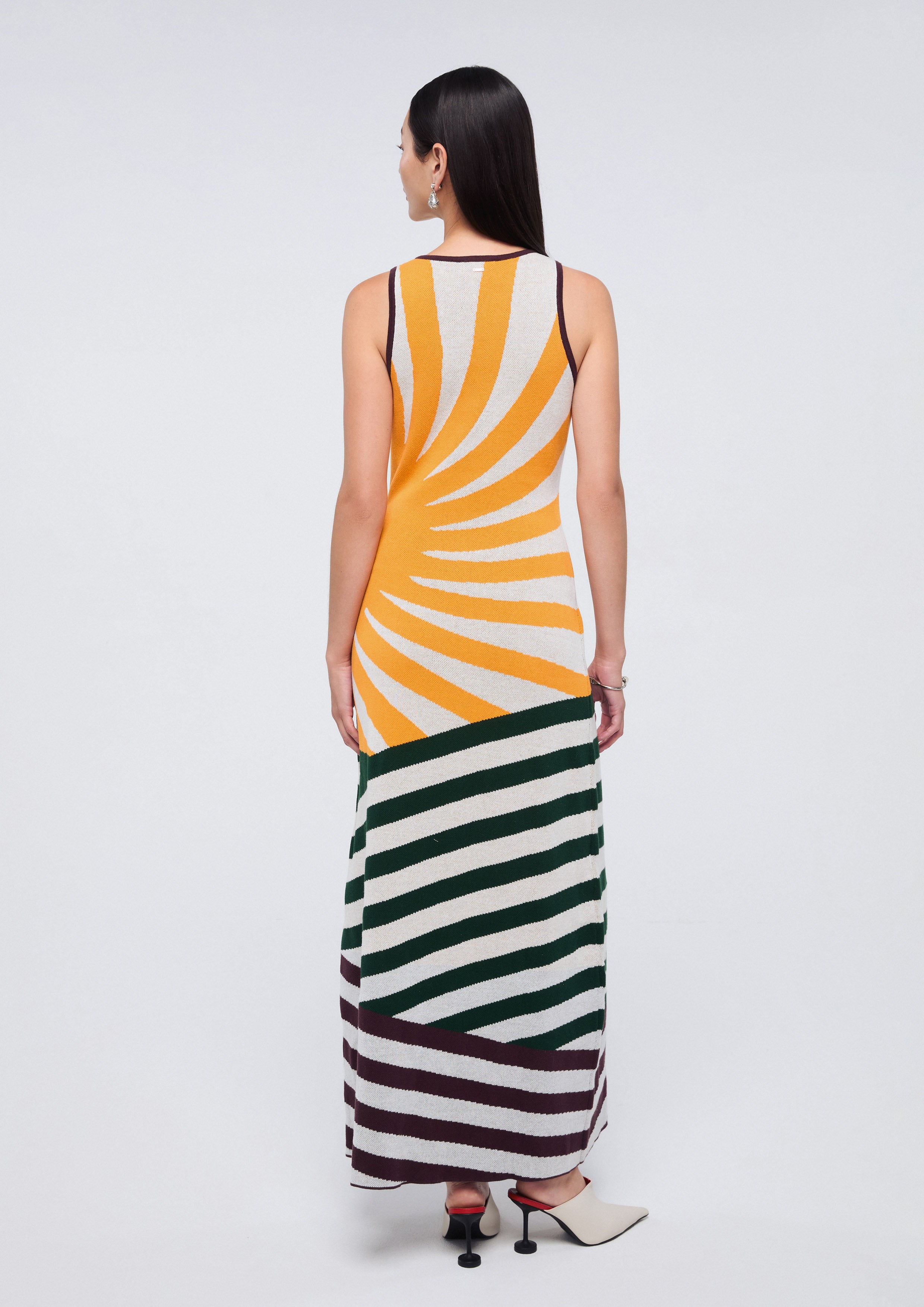 เดรสผ้านิตแขนกุดลายทาง