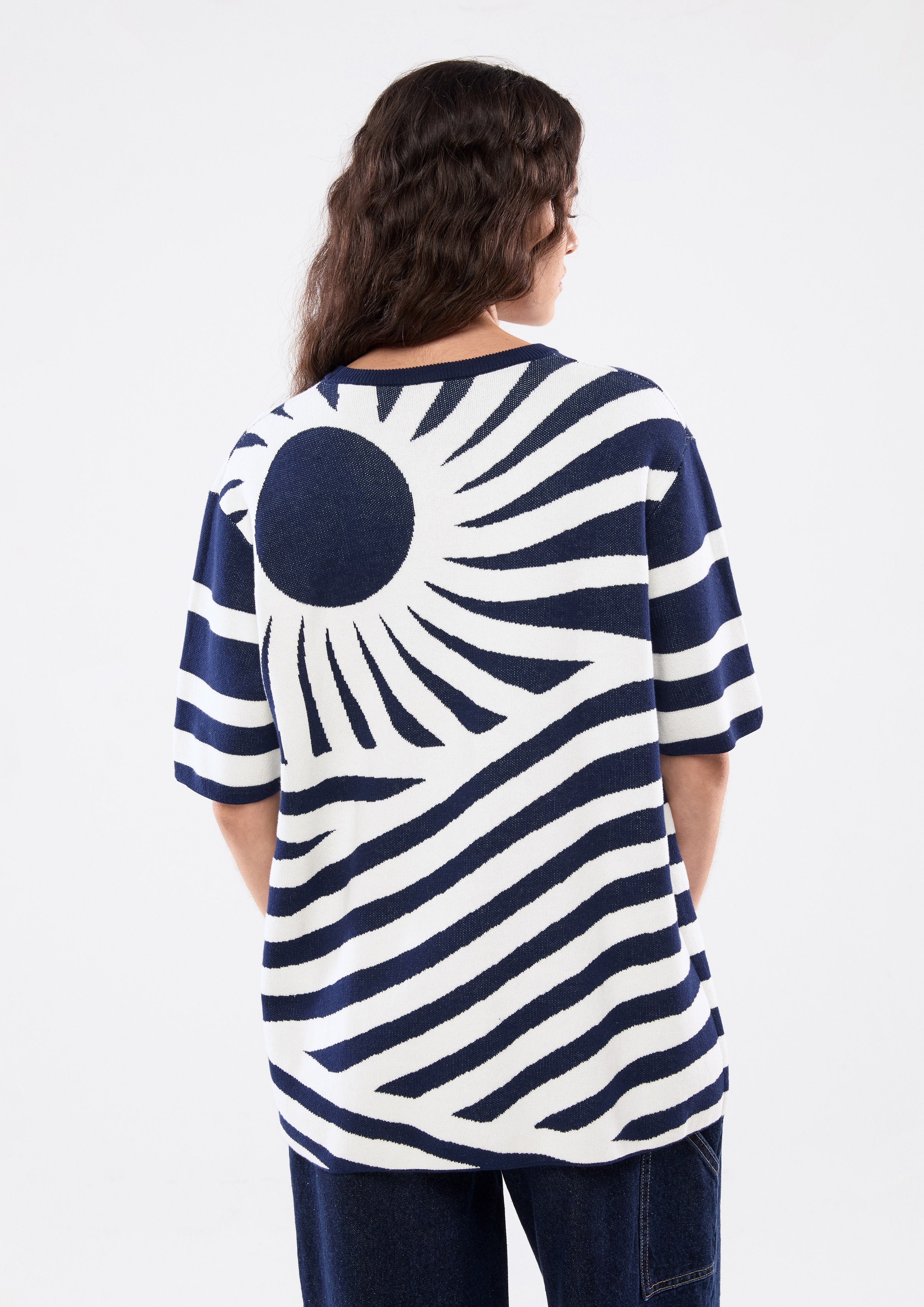 เสื้อยืดแขนสั้นลายทาง