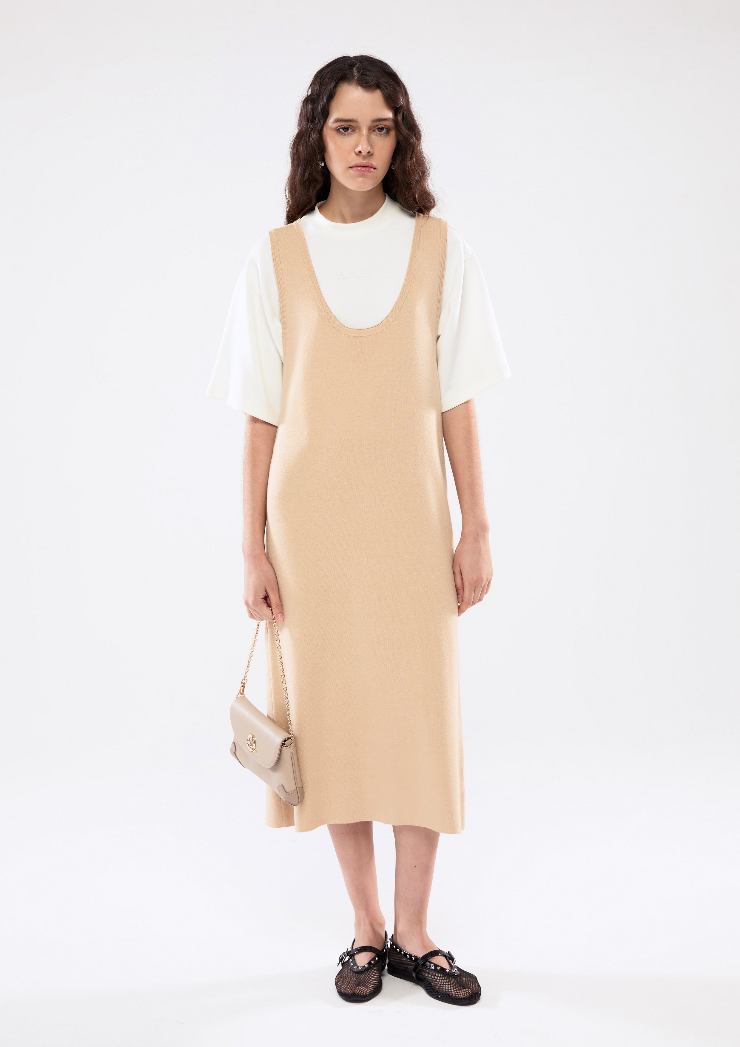 เดรสคลุมเข่าเลเยอร์แขนสั้น