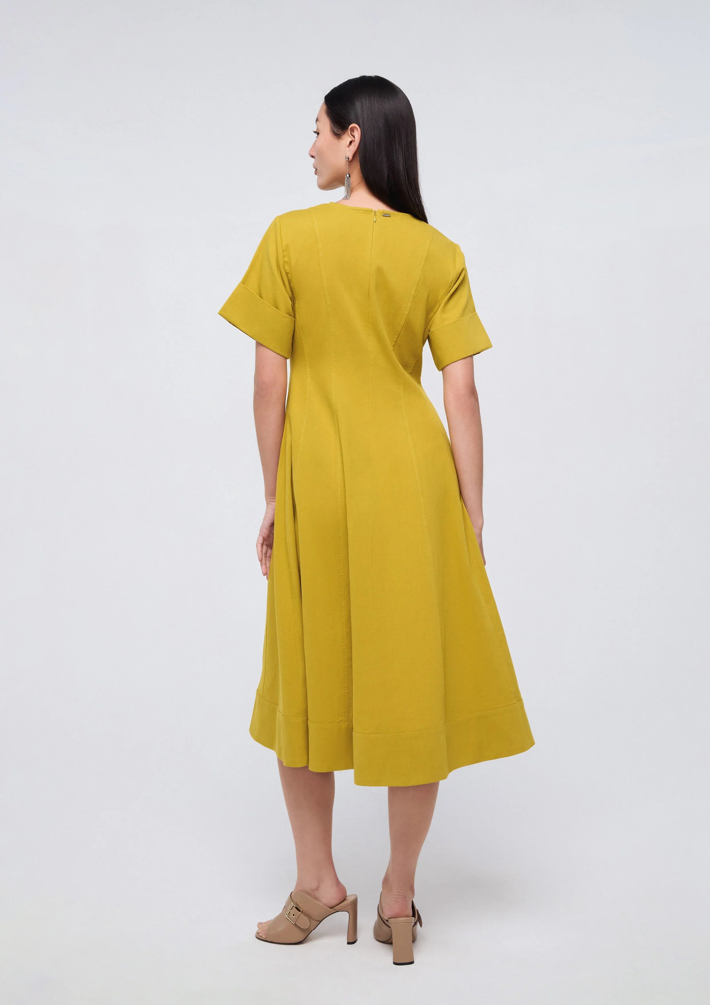 เดรสมิดิกระโปรงระบาย