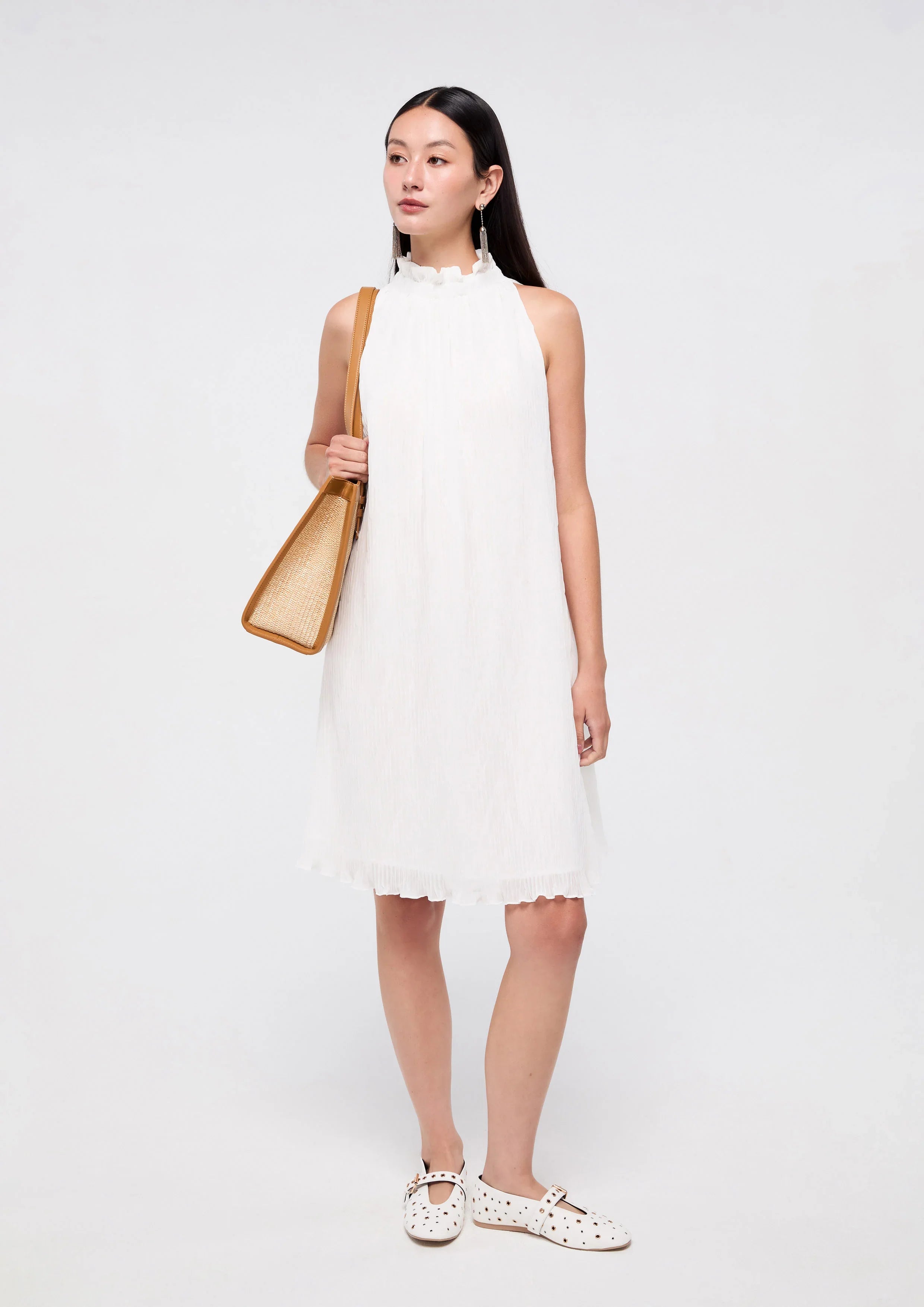 เดรสสั้นคอเสื้อระบาย