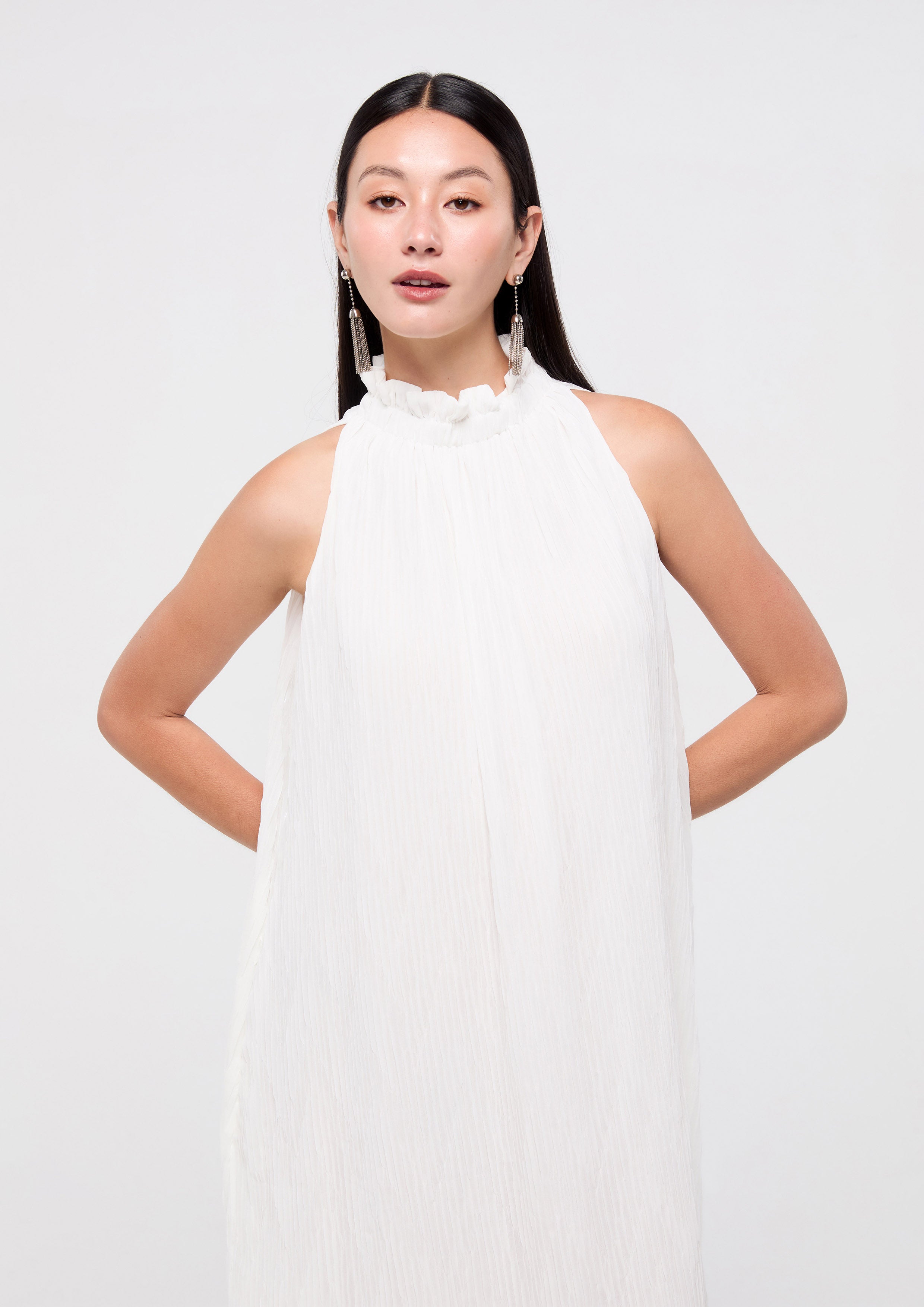 เดรสสั้นคอเสื้อระบาย