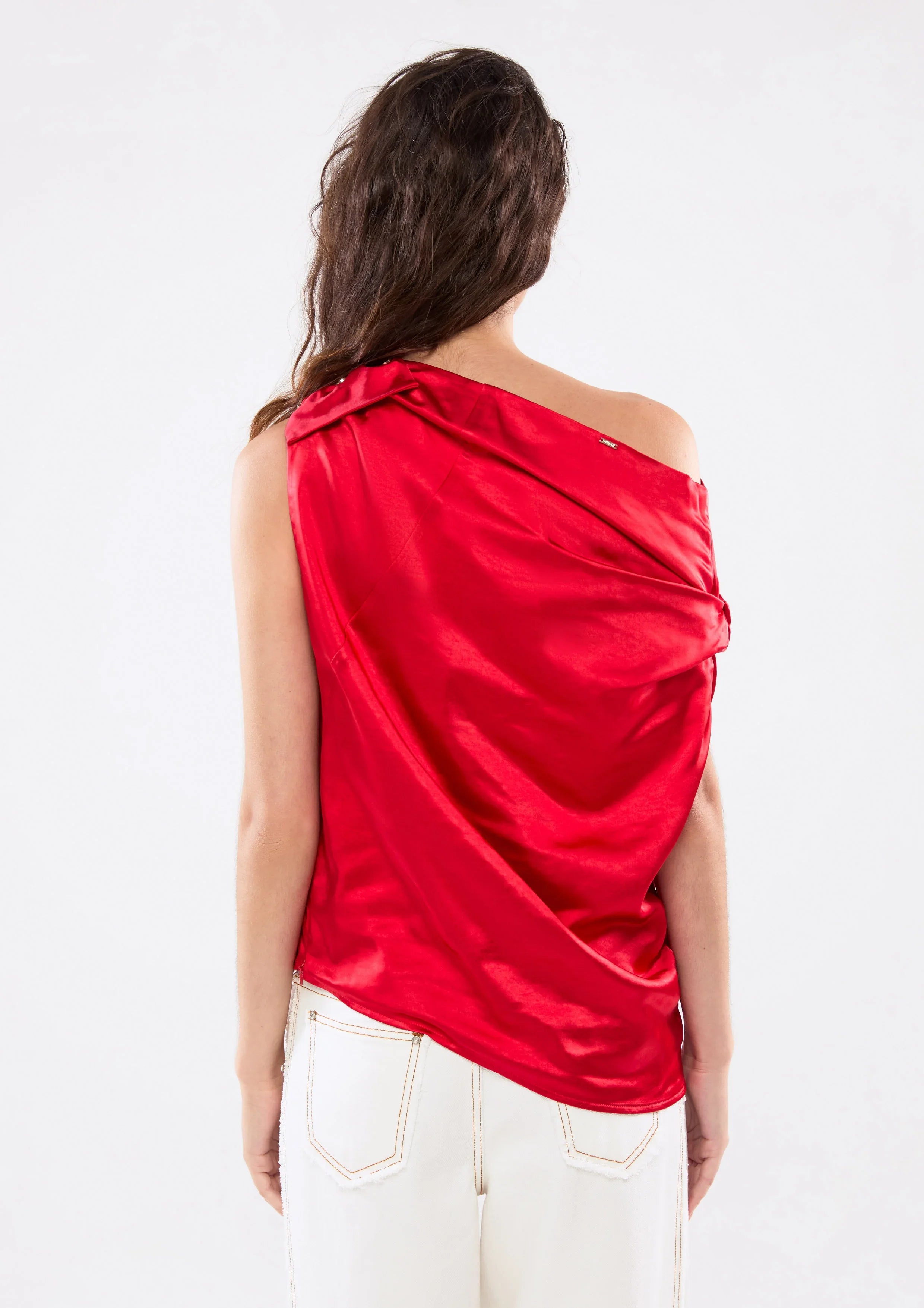 เสื้อปาดไหล่ผ้าซาติน