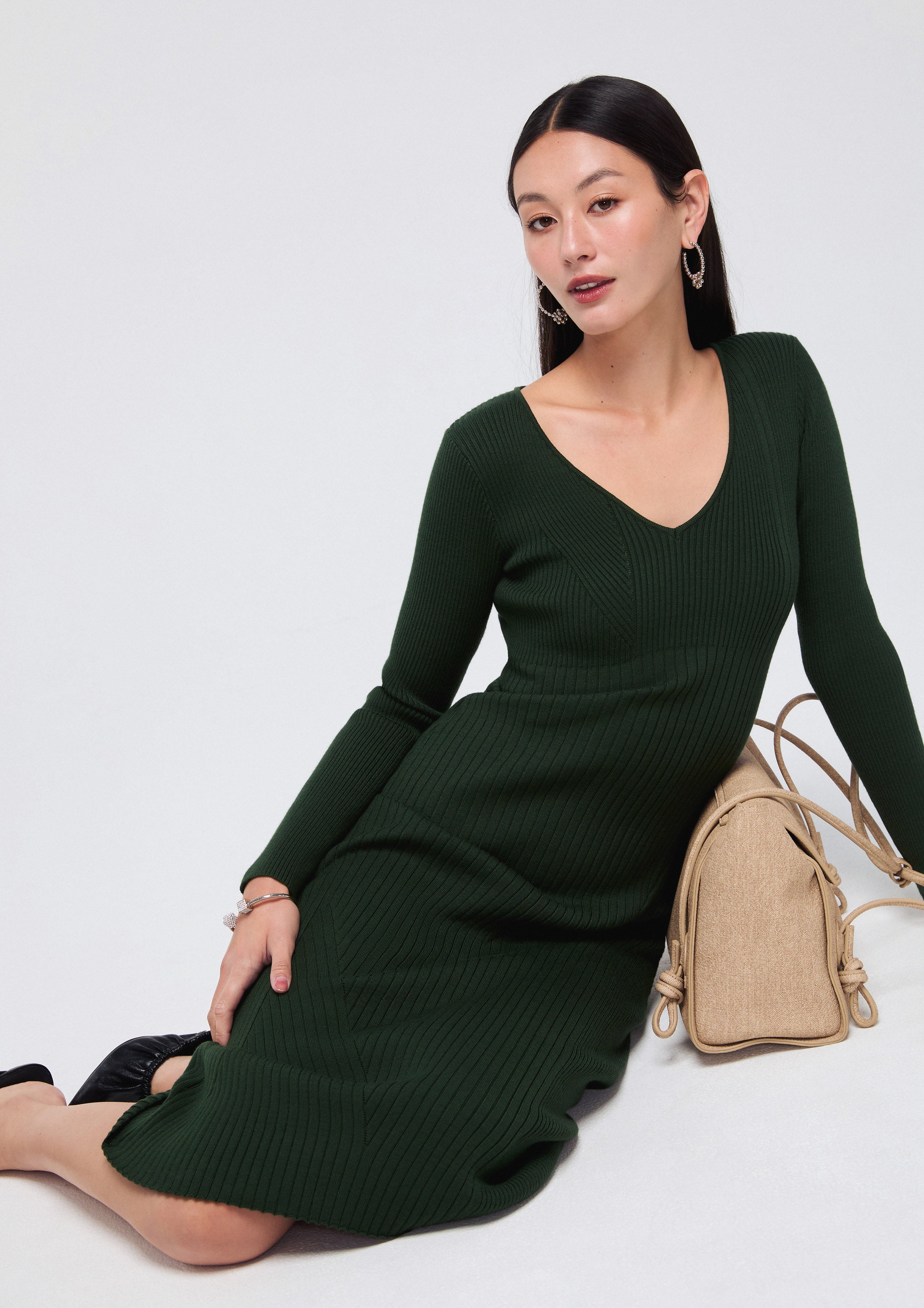 เดรสมิดิผ้านิตคอเสื้อวี