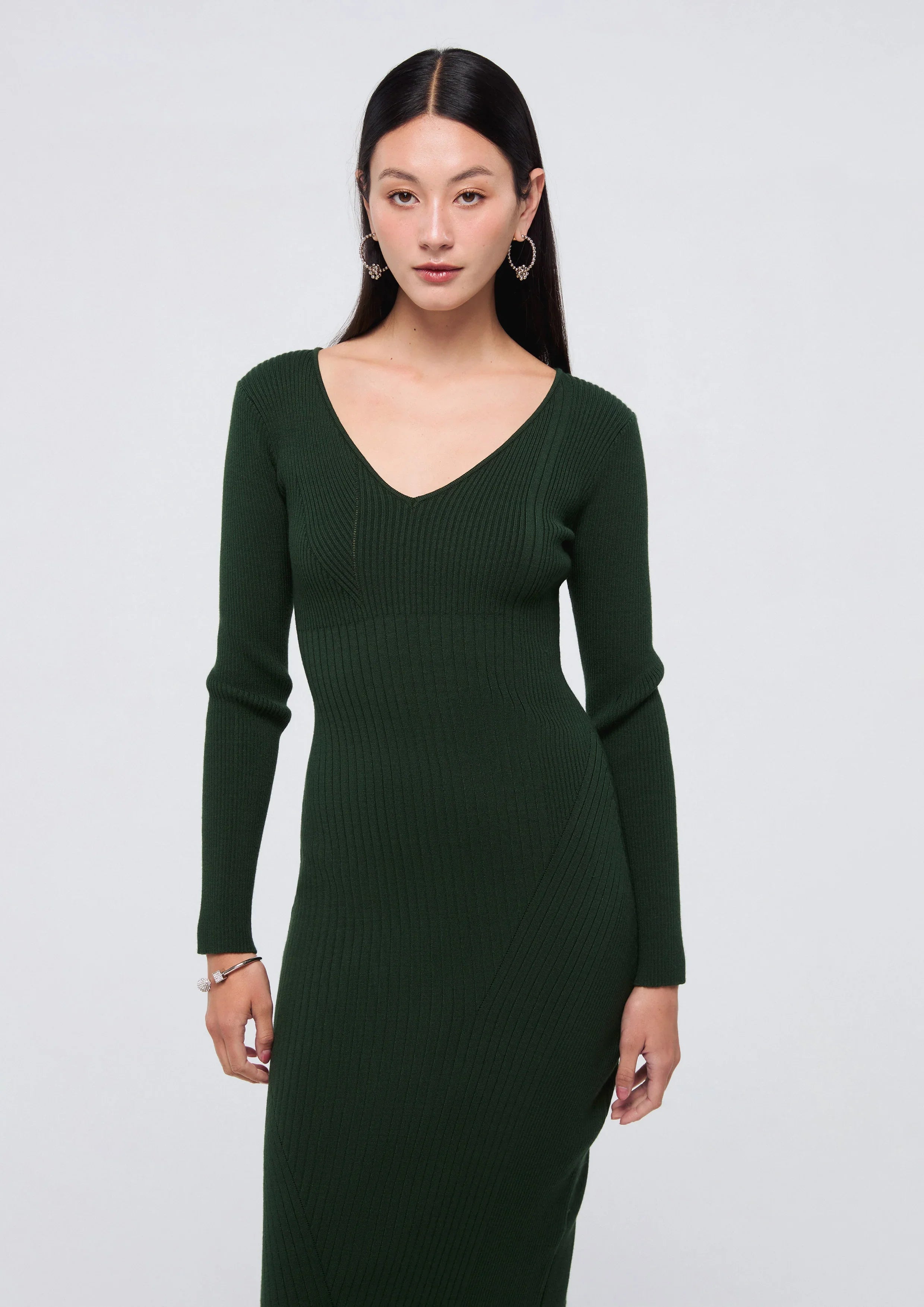 เดรสมิดิผ้านิตคอเสื้อวี