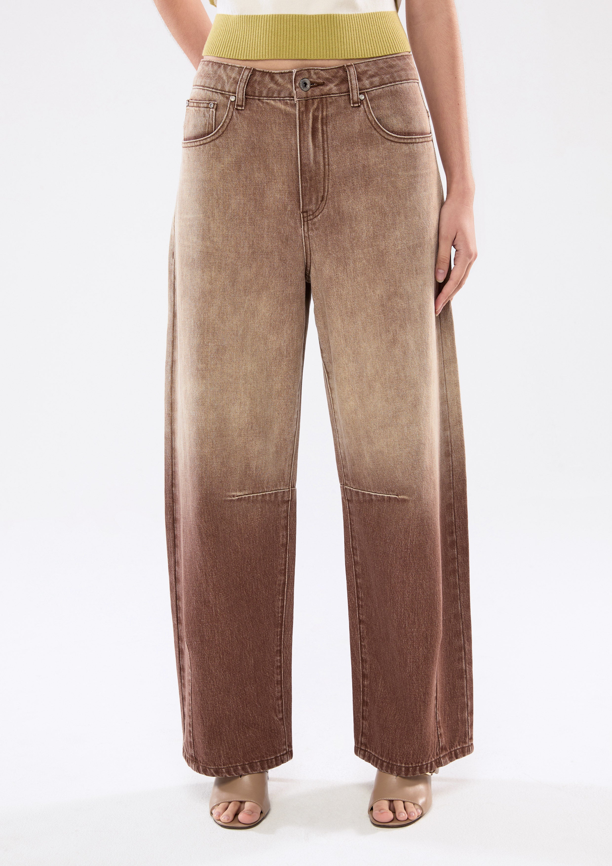 กางเกงเดนิมขาบาเรลสีเฟด