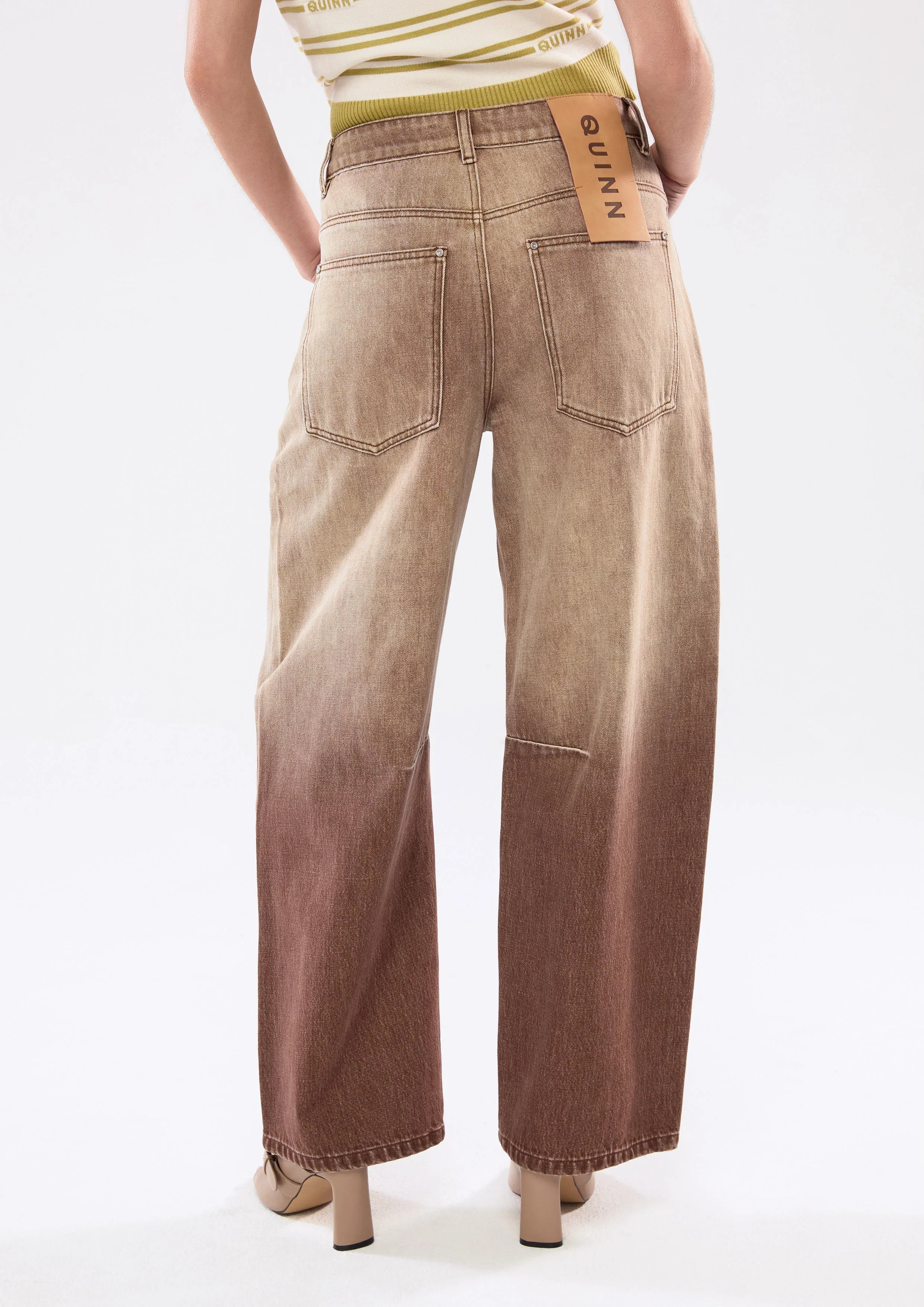 กางเกงเดนิมขาบาเรลสีเฟด