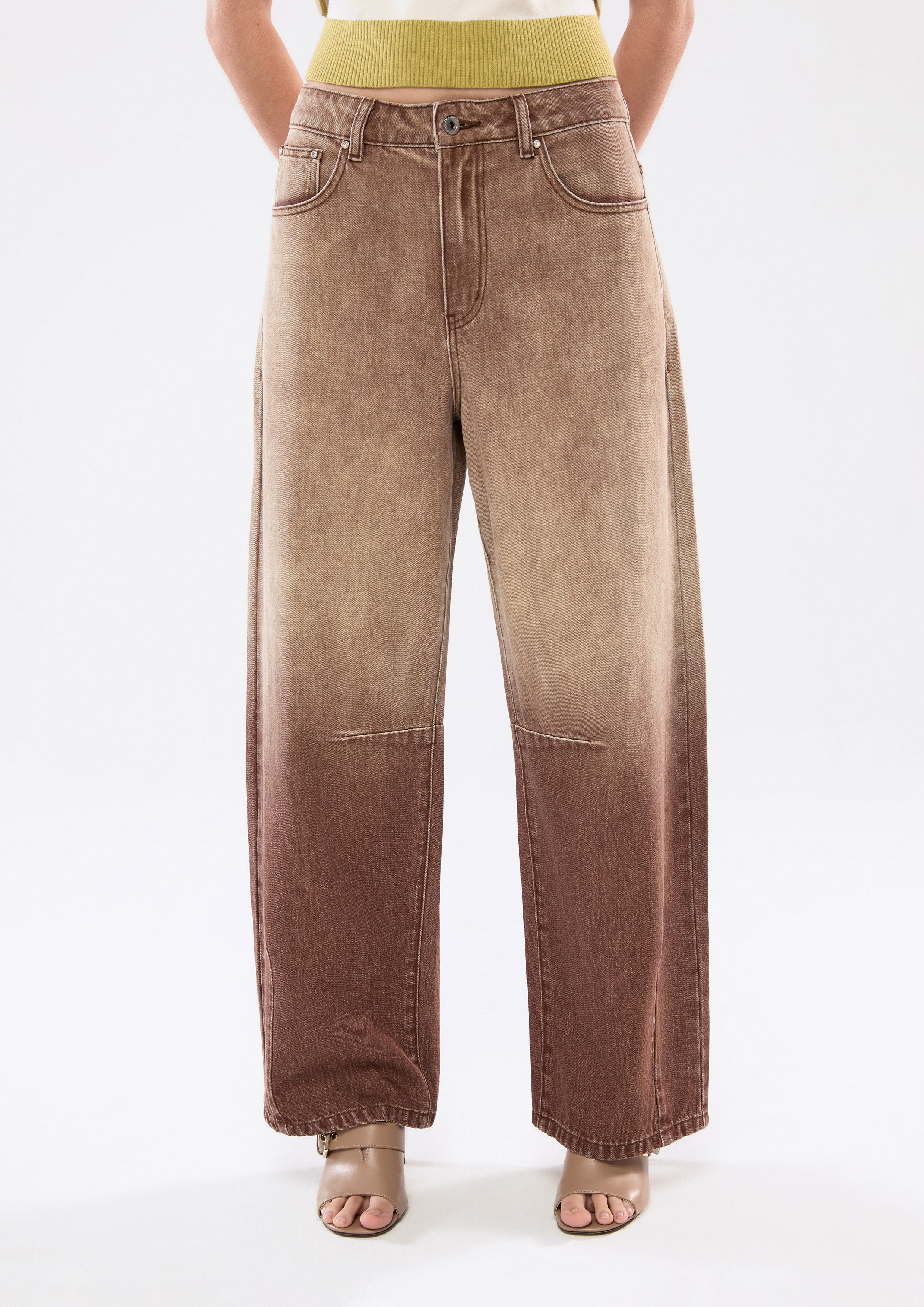 กางเกงเดนิมขาบาเรลสีเฟด