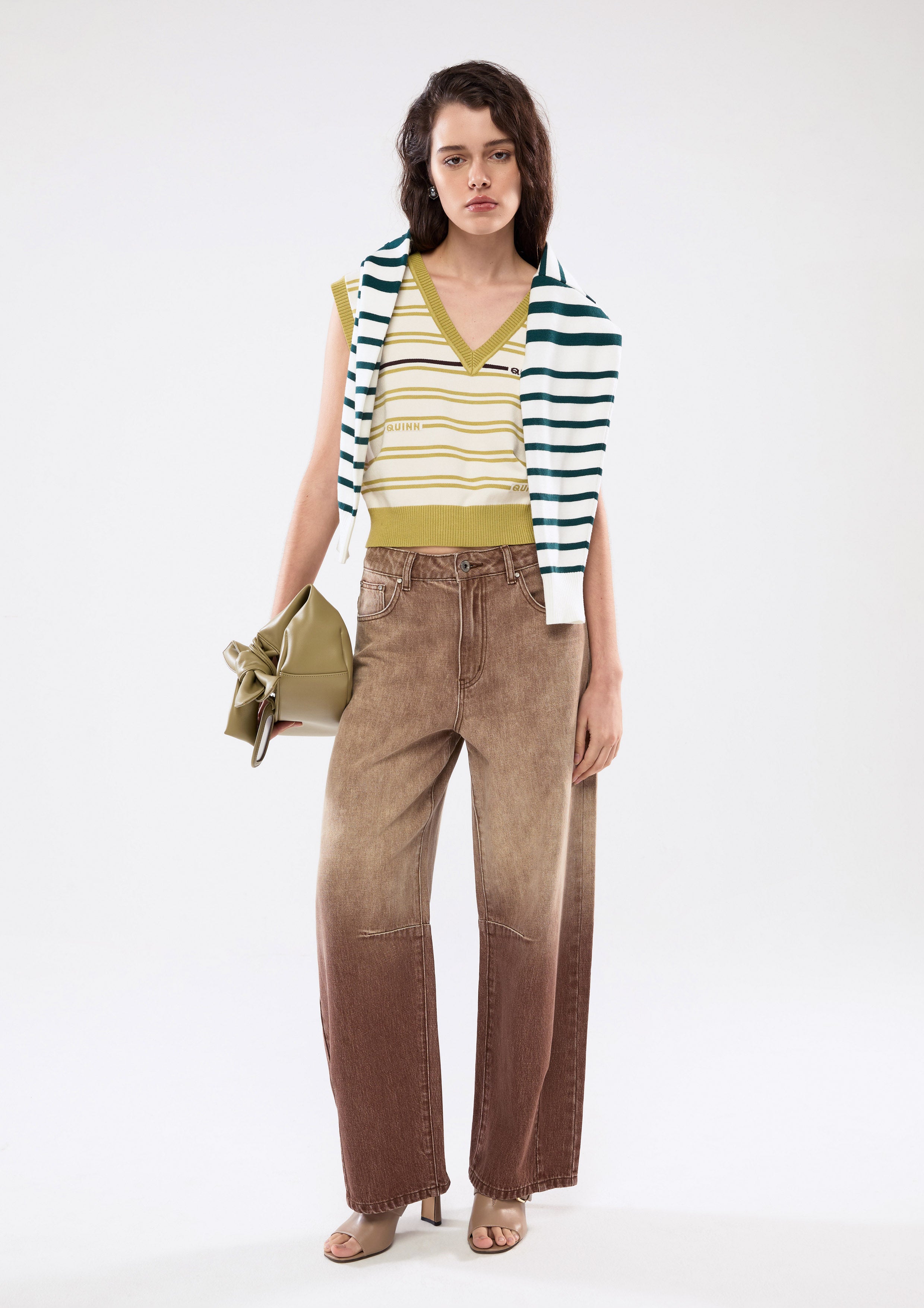 กางเกงเดนิมขาบาเรลสีเฟด