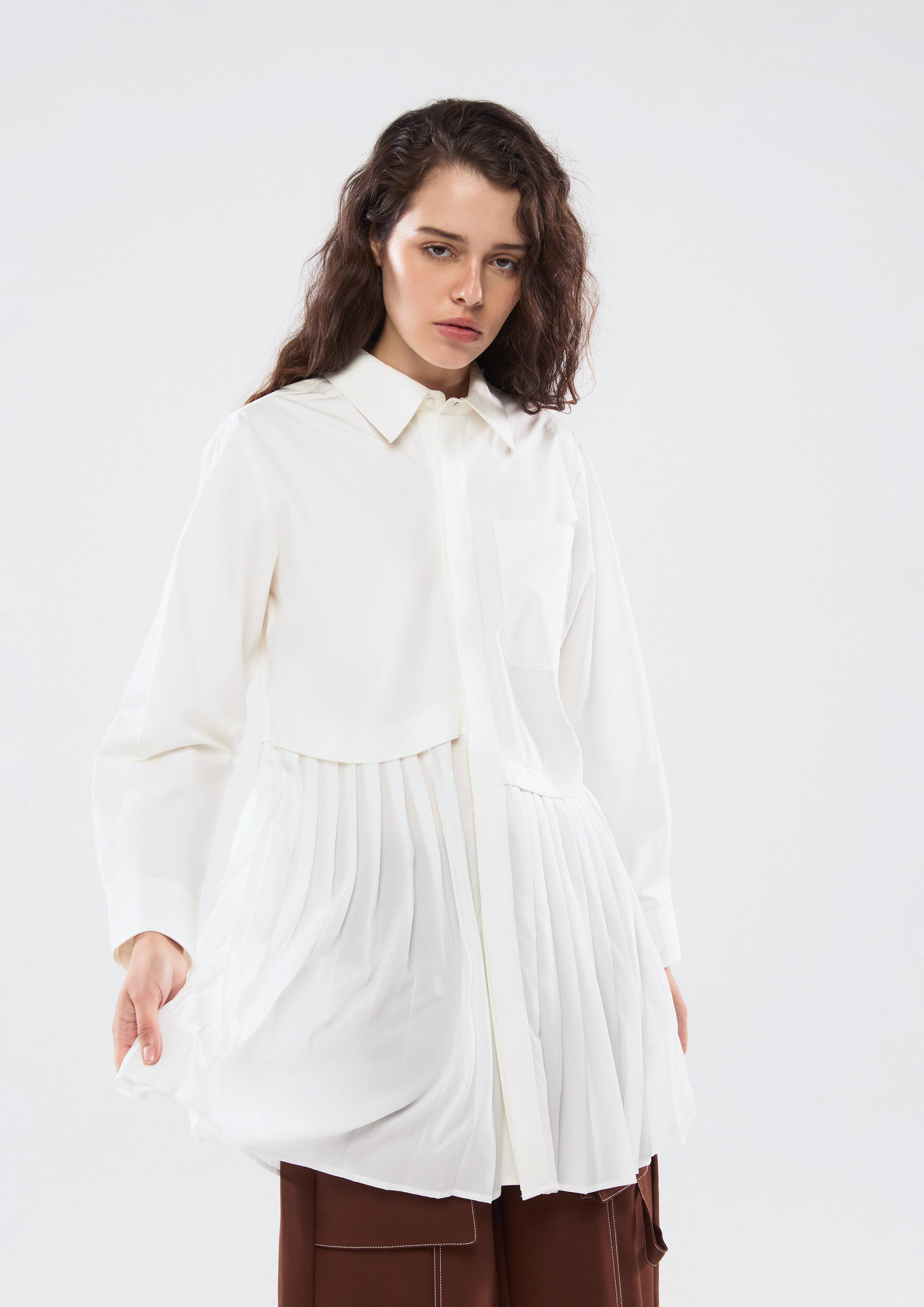 เสื้อเชิ้ตแขนยาวโอเวอร์เลย์ผ้าพลีท