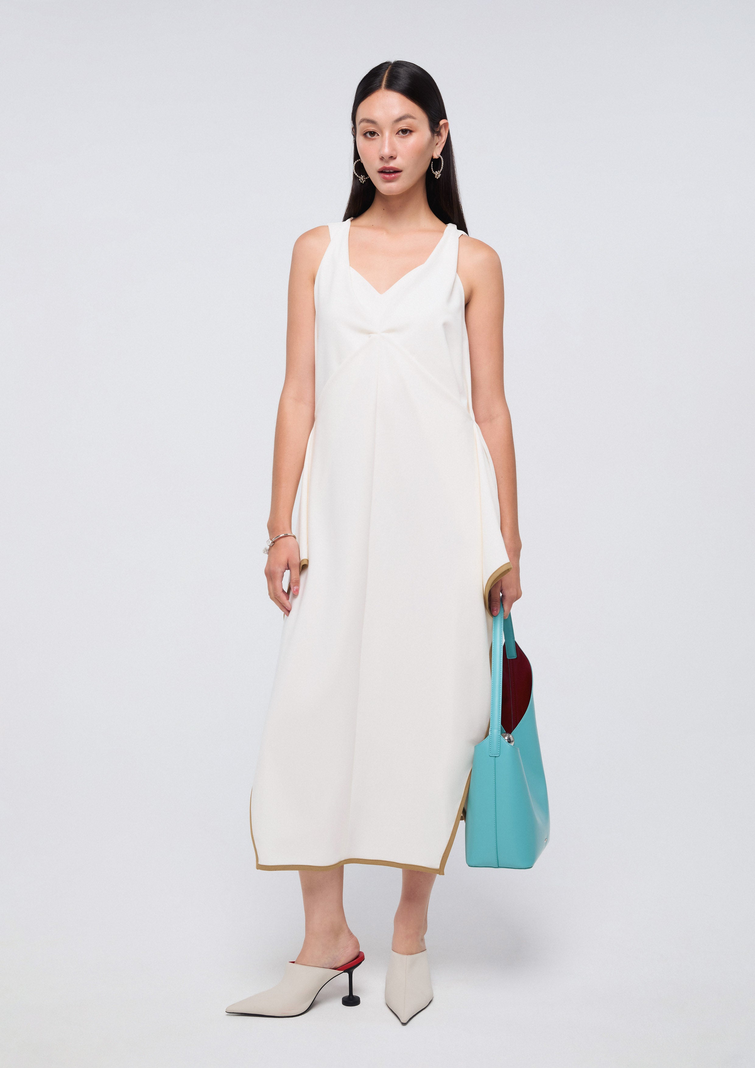 เดรสคอวีกระโปรงระบายเลเยอร์