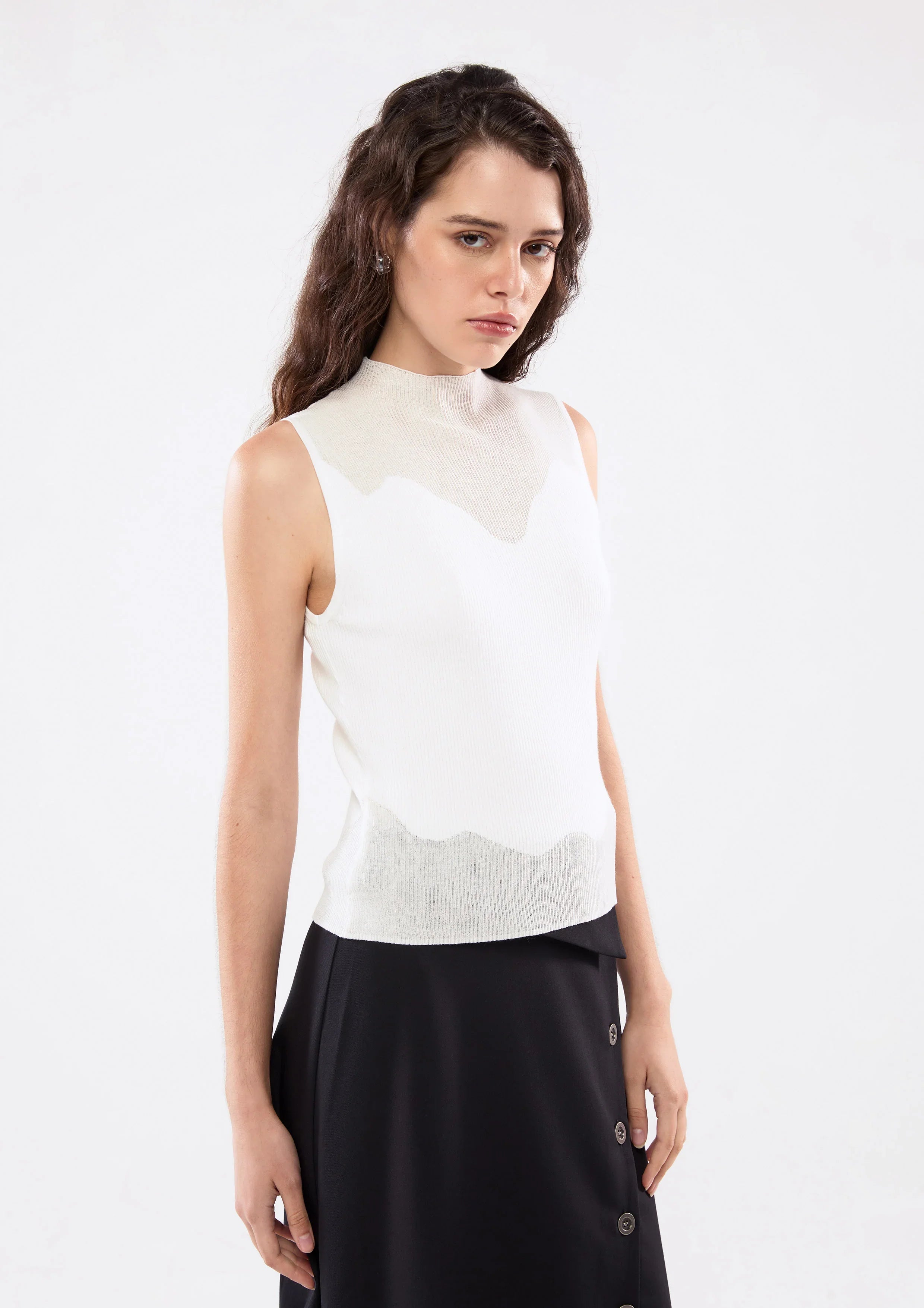 เสื้อคอสูงแขนกุดผ้าเซมิเชียร์