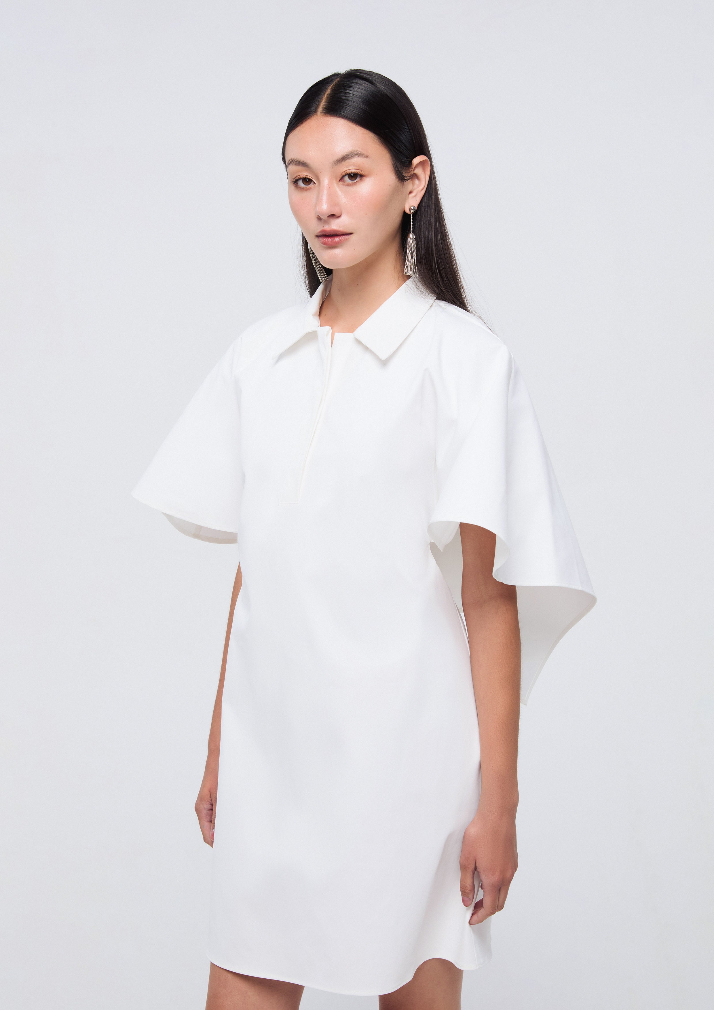 เดรสสั้นแขนเสื้อระบาย