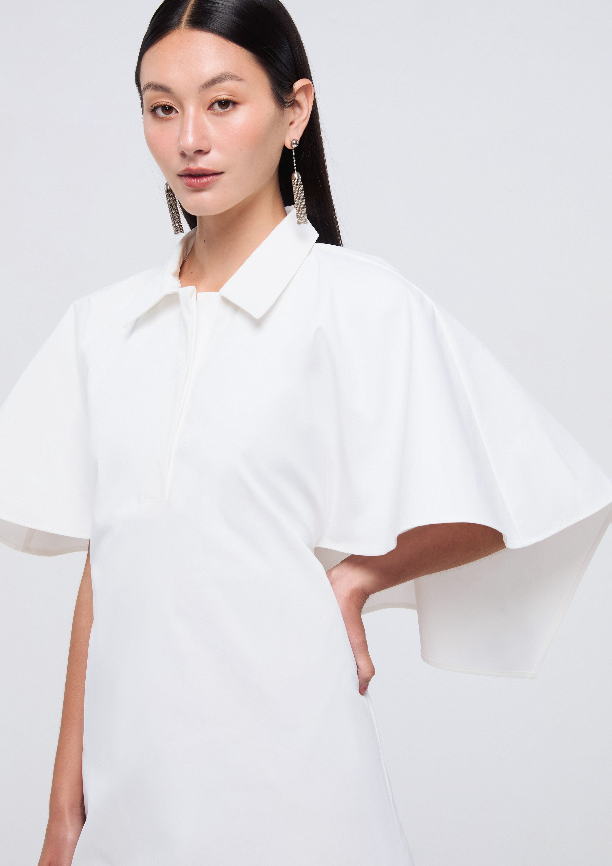 เดรสสั้นแขนเสื้อระบาย