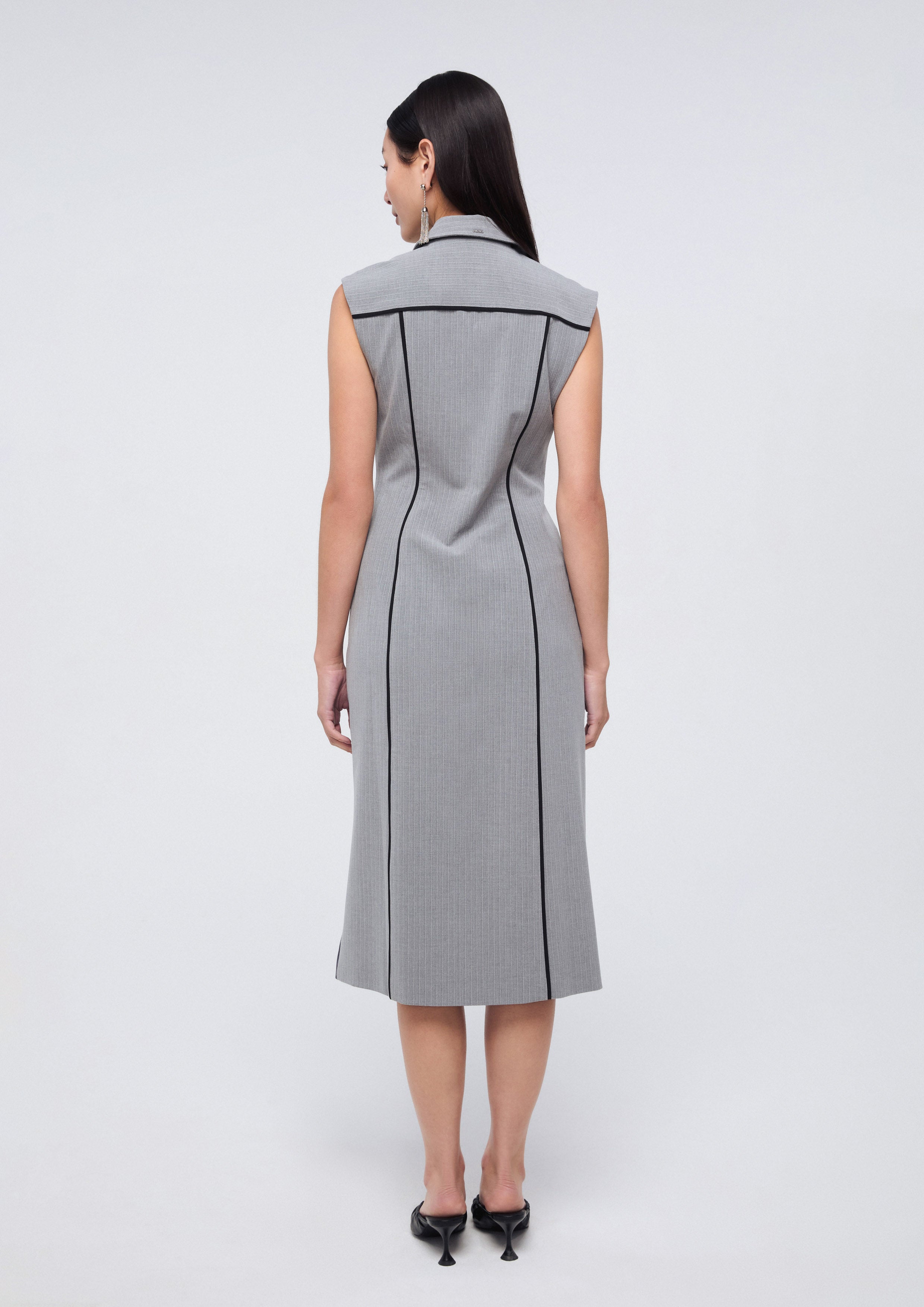 เดรสมิดิแพทช์เวิร์กแขนกุด