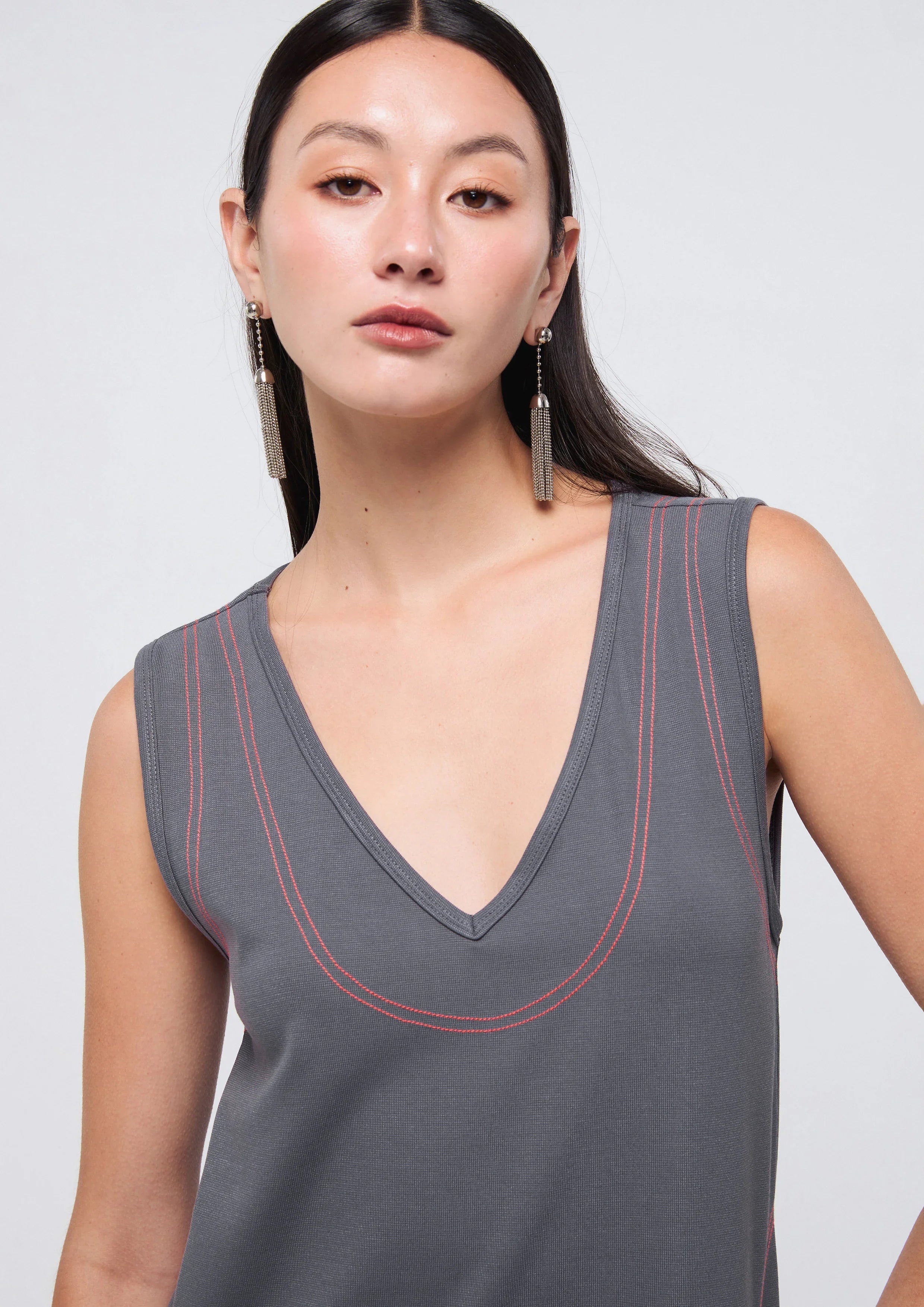 เดรสแขนกุดเดินด้ายคอนทราสต์