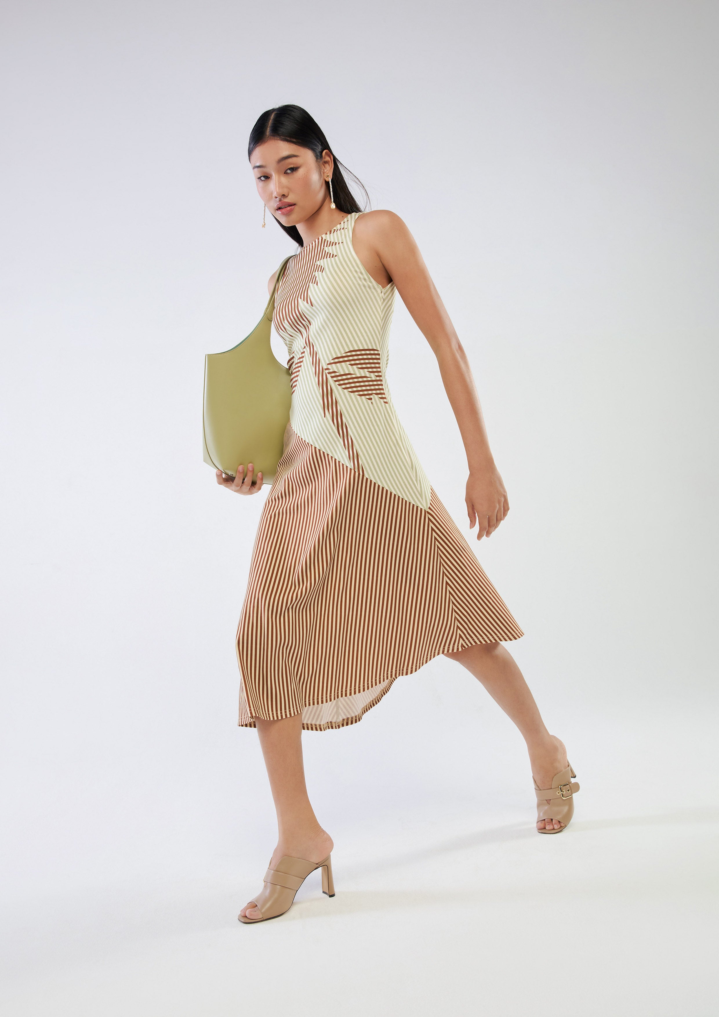 เดรสมิดิลายทางแขนกุด