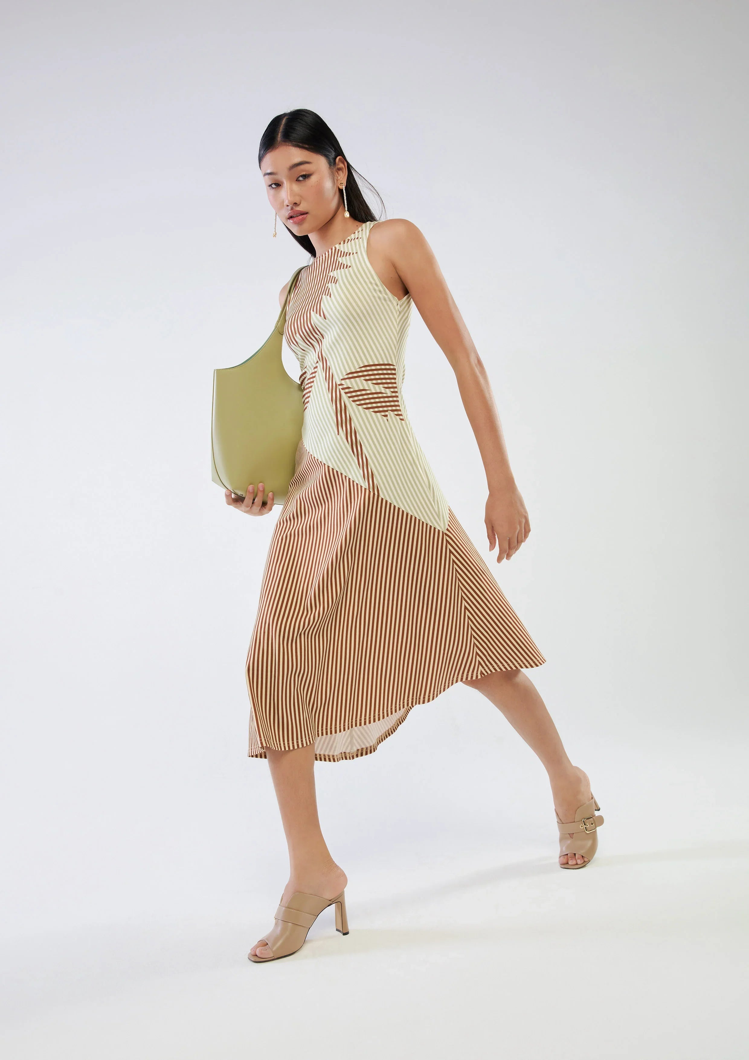 เดรสมิดิลายทางแขนกุด