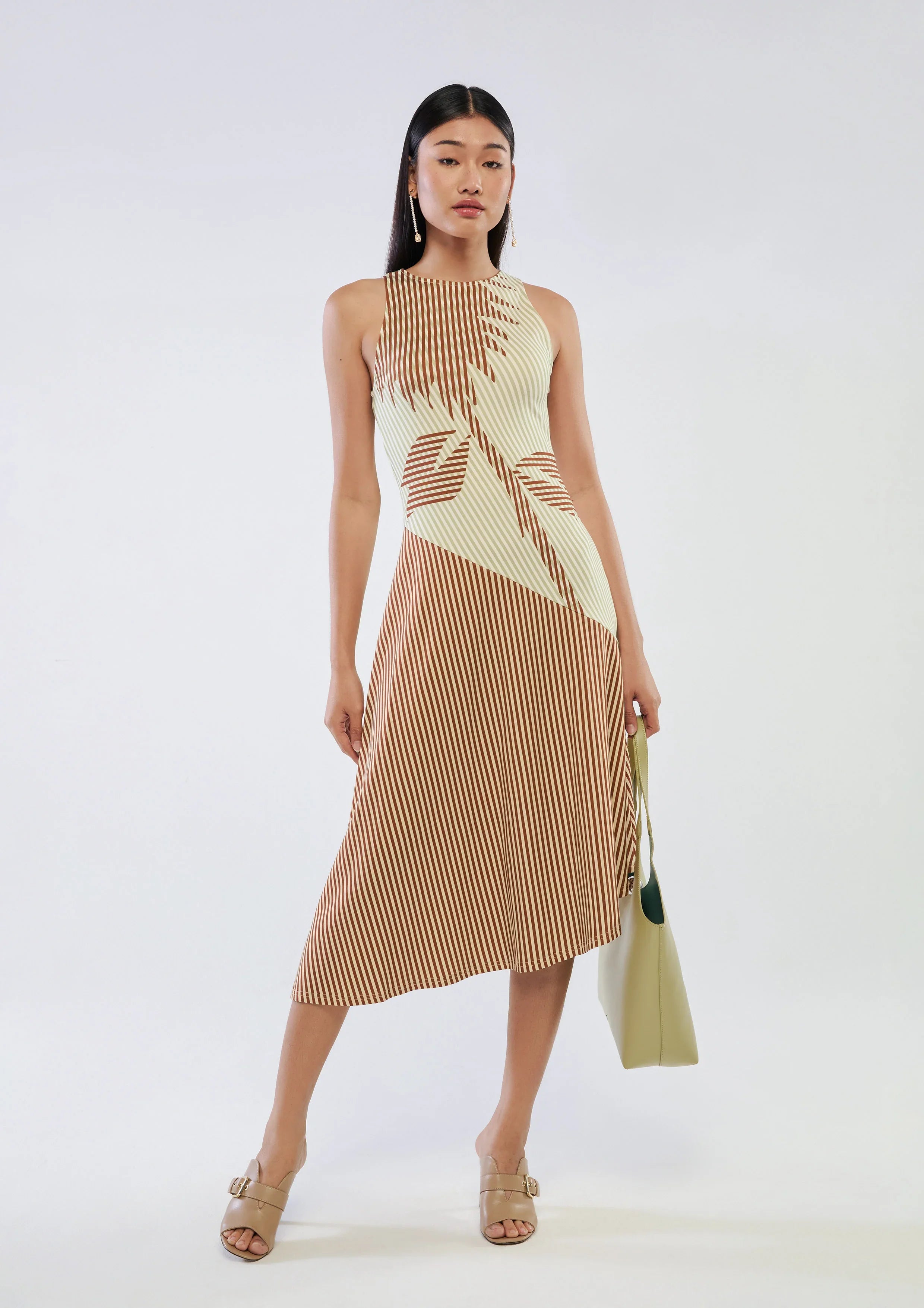 เดรสมิดิลายทางแขนกุด