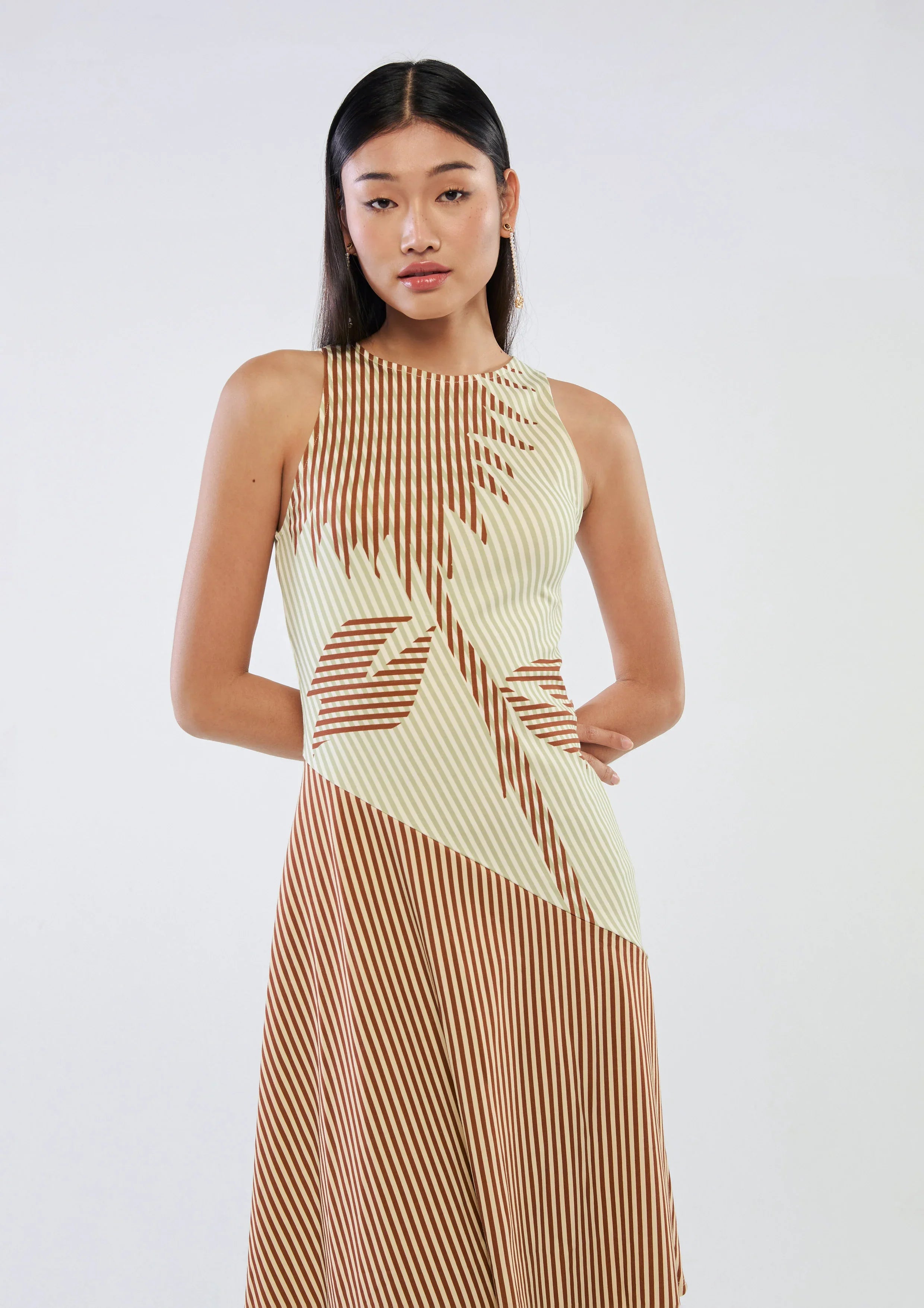 เดรสมิดิลายทางแขนกุด