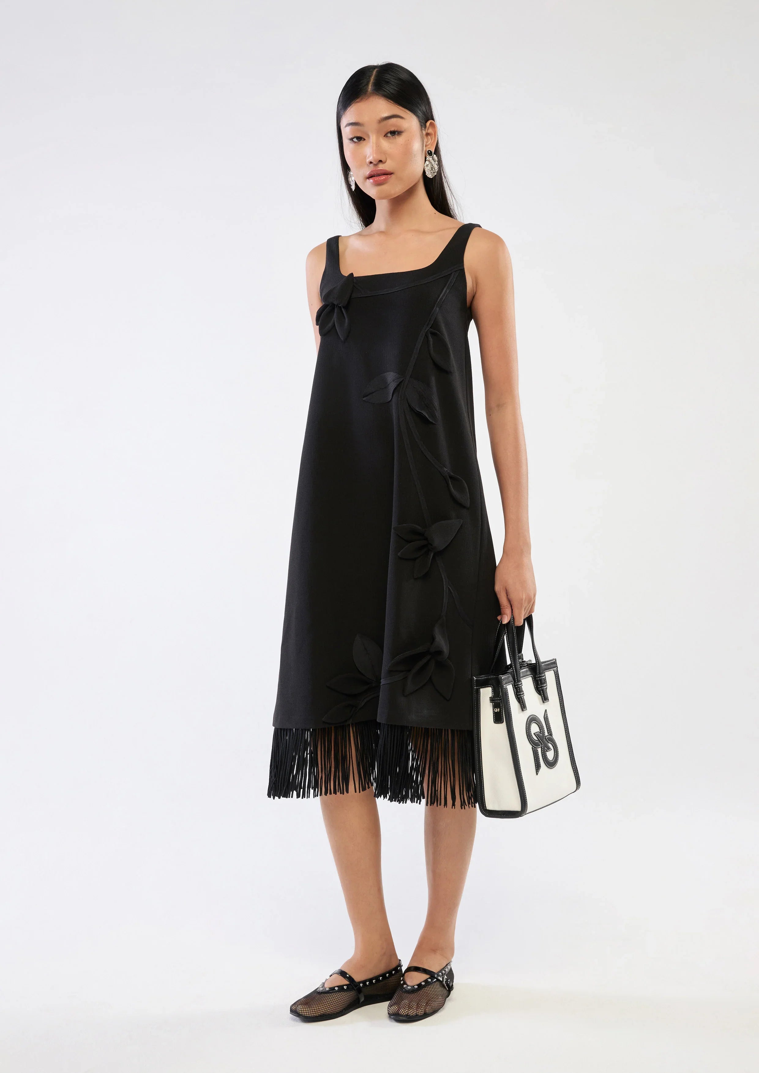 เดรสมิดิแต่งโมทีฟใบไม้กระโปรงพู่