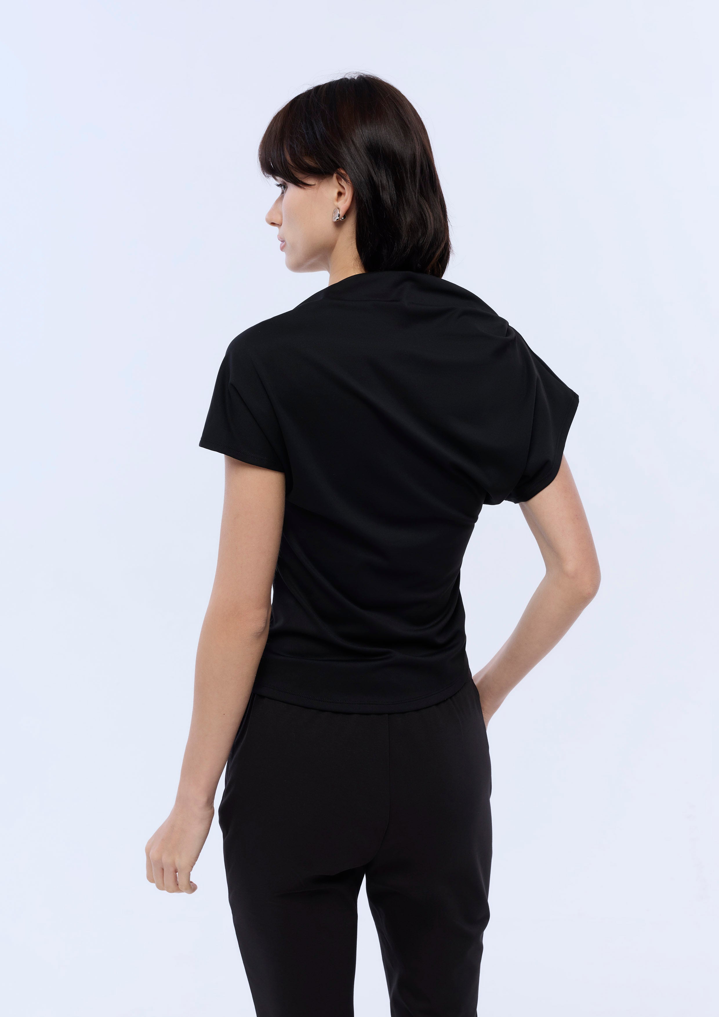 เสื้อแขนสั้นแต่งโลหะกลมคู่