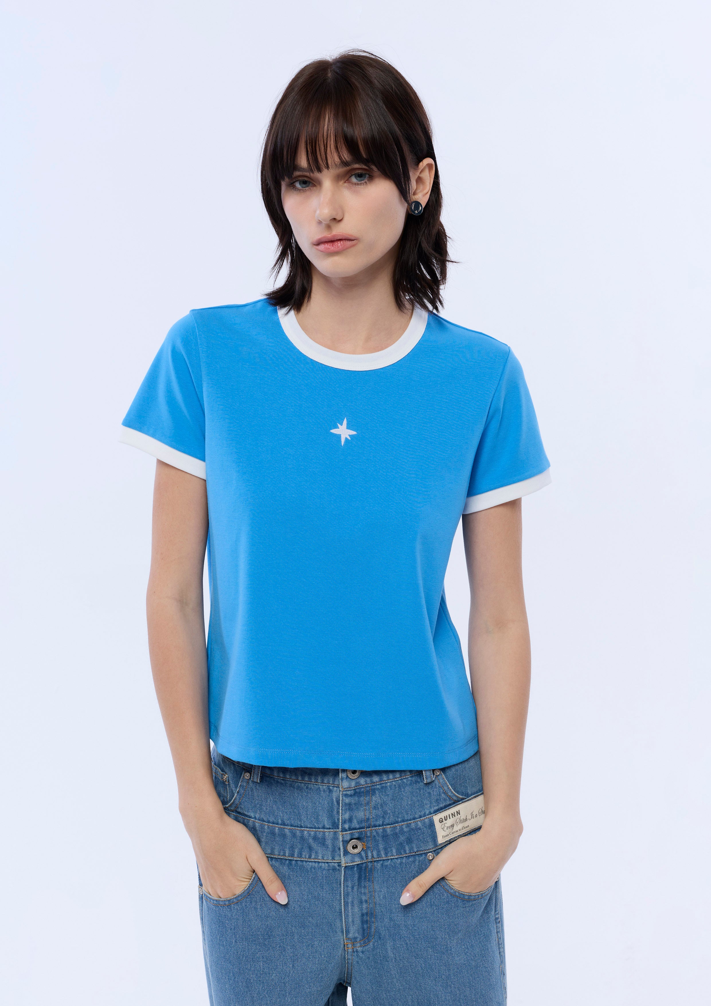 เสื้อยืดแขนสั้นปักลาย Quinn Star